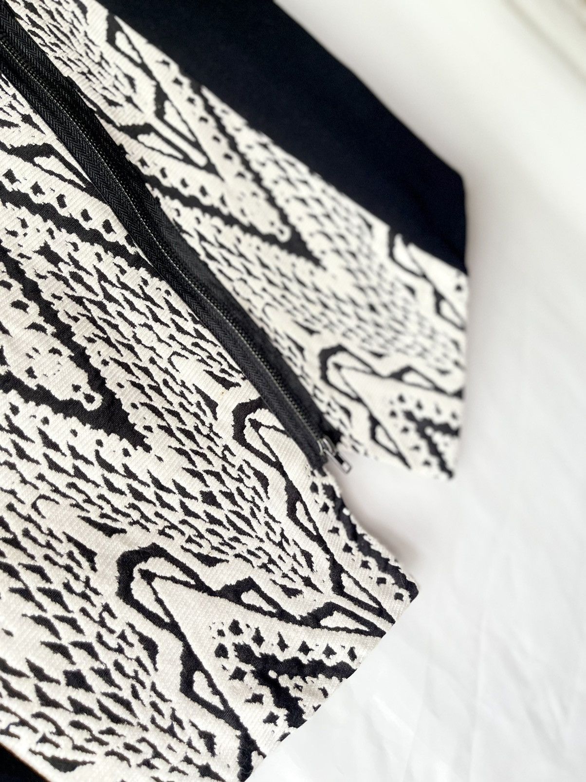 Desigual Dress desigual S black white with floral embroidery pencil Size S / US 4 / IT 40 - 3 Thumbnail