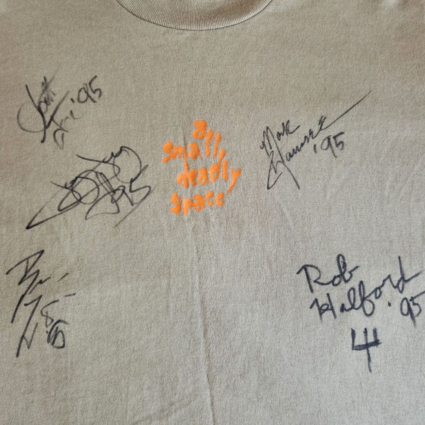 Vintage VINTAGE Rob Halford Fight A Small Deadly Space Tour 1995 Signed XL T-Shirt Men Brown Cotton Crew Neck Short Sleeve Space Band Tee Size US XL / EU 56 / 4 - 4 Thumbnail