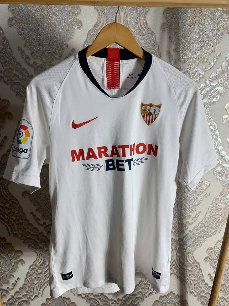 Nike Vintage Nike FC Sevilla Spain Retro Soccer Jersey Y2K 90s Size US M / EU 48-50 / 2 - 2 Thumbnail