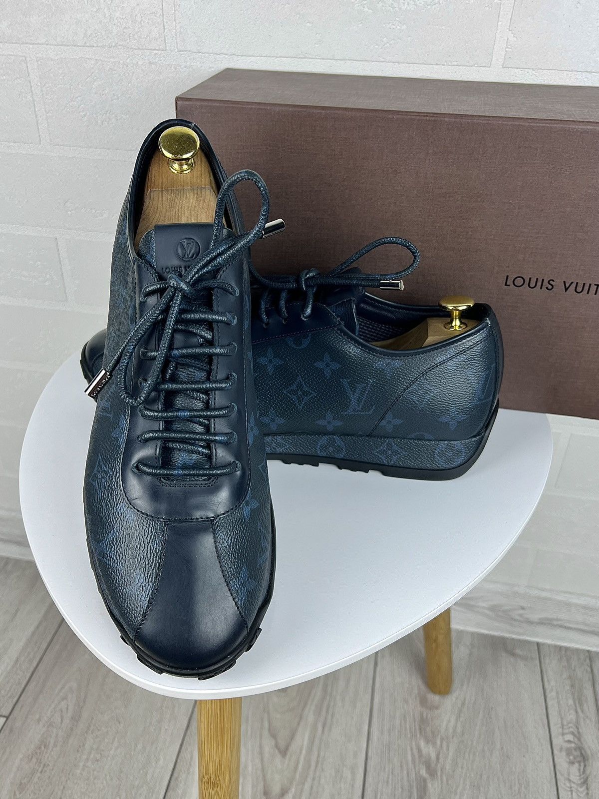Louis Vuitton LOUIS VUITTON Sneakers Leather Trainers LV Monogram Logo Men Size US 10.5 / EU 43-44 - 3 Thumbnail