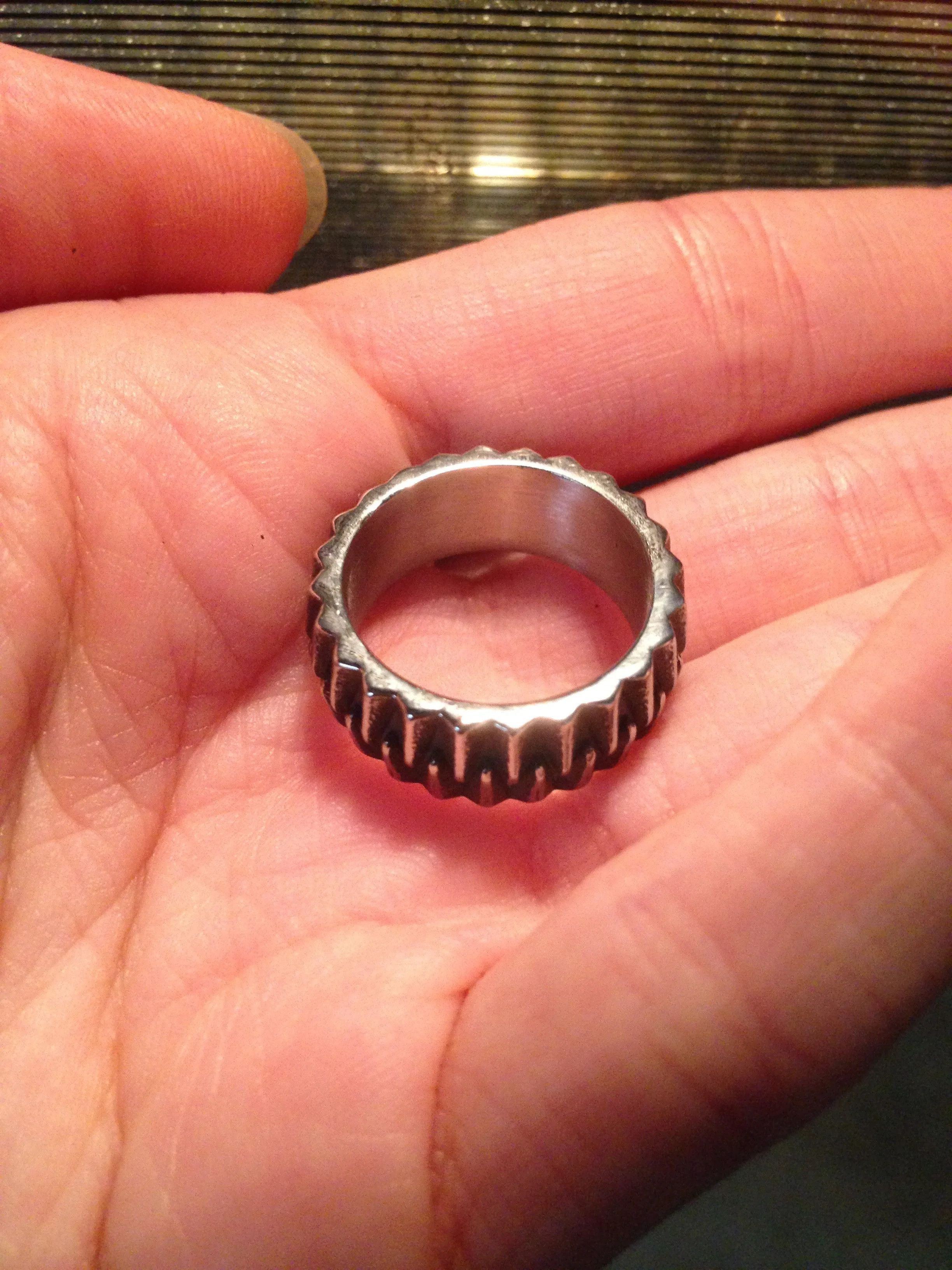 Jewelry × Vintage SIZE 10 316L Stainless Steel Retro Gear Ring Size ONE SIZE - 2 Thumbnail