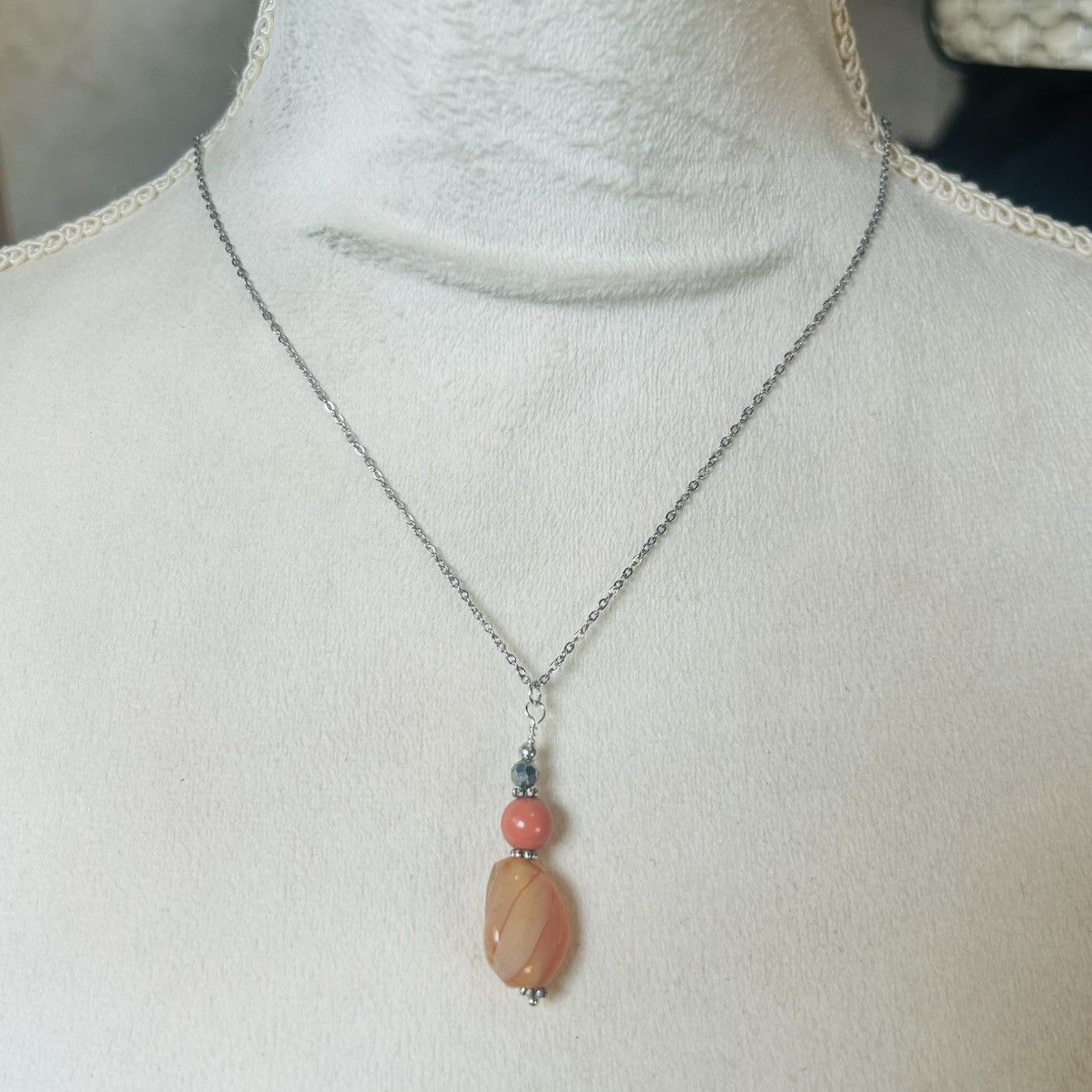 Handmade Handcrafted vintage carnelian agate beaded pendant necklace Size ONE SIZE - 3 Thumbnail