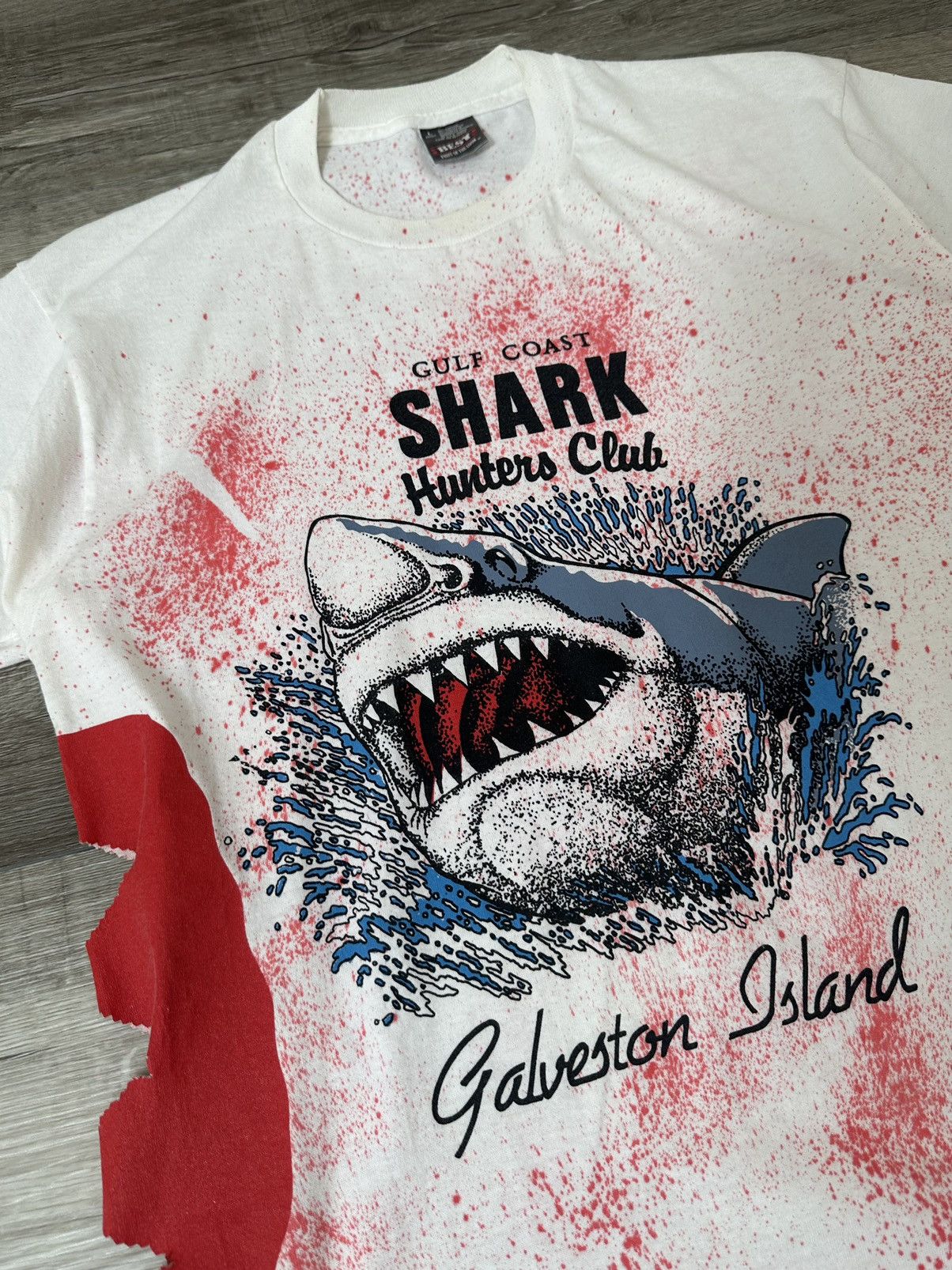 Vintage RARE Bloody Gulf Coast Shark Hunters Club Galveston Tee Size US L / EU 52-54 / 3 - 2 Thumbnail