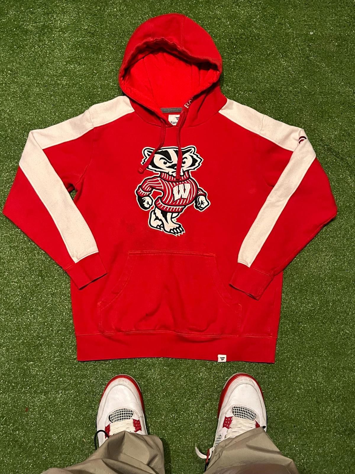 Other Red Wisconsin Badgers Hoodie with White Sleeve Stripes Size US M / EU 48-50 / 2 - 1 Thumbnail