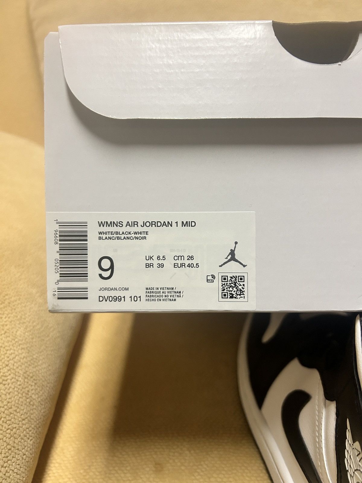Jordan Brand Air jordan 1 mid Size US 6.5 / EU 39-40 - 9 Thumbnail