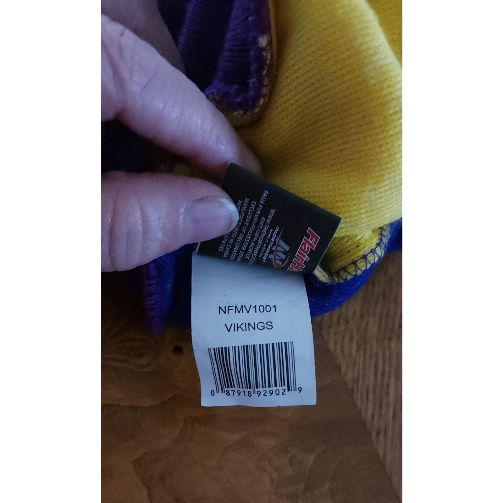 Other Vikings NFL team furry beanie gold purple Size ONE SIZE - 6 Thumbnail