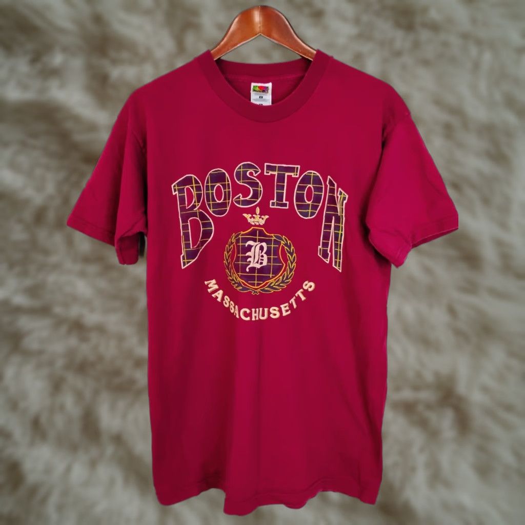 Fruit Of The Loom VINTAGE Boston Massachusetts Short Sleeve Graphic T Shirt Mens Fits Medium Red Size US M / EU 48-50 / 2 - 1 Thumbnail