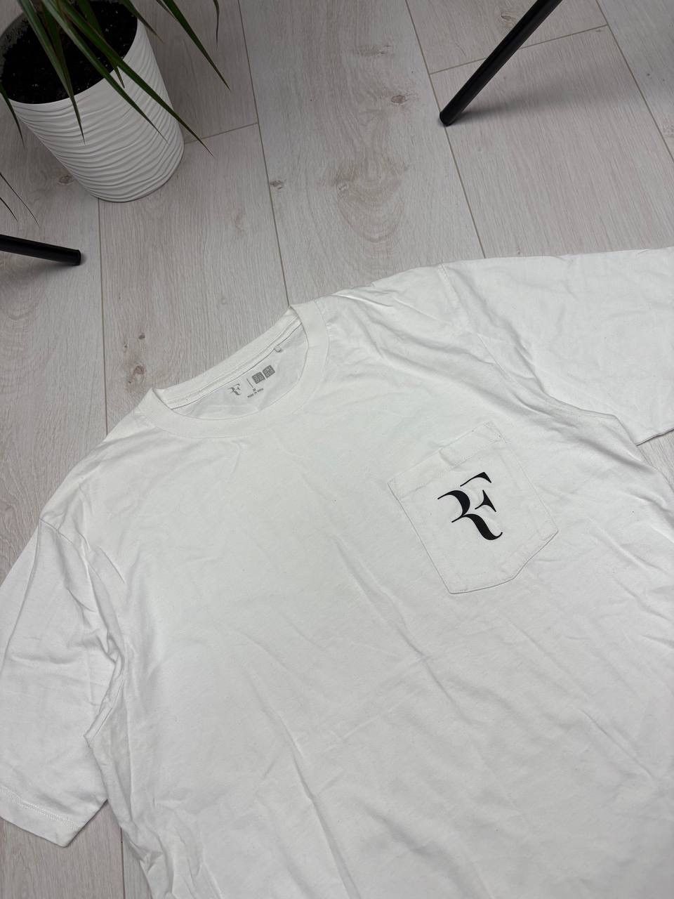 Japanese Brand × Uniqlo Uniqlo X Roger Federer 100 t-shirt Size US M / EU 48-50 / 2 - 2 Thumbnail