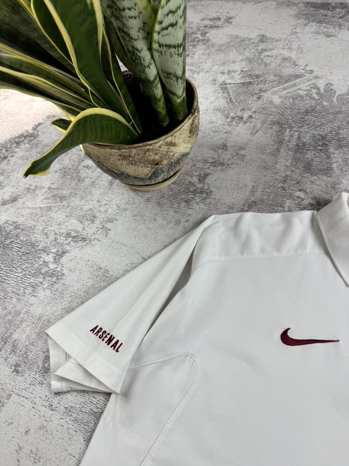 Nike Arsenal London Nike 2005 2006 White o2 Men’s Soccer Football T Shirt Jersey Kit Size US XL / EU 56 / 4 - 8 Thumbnail