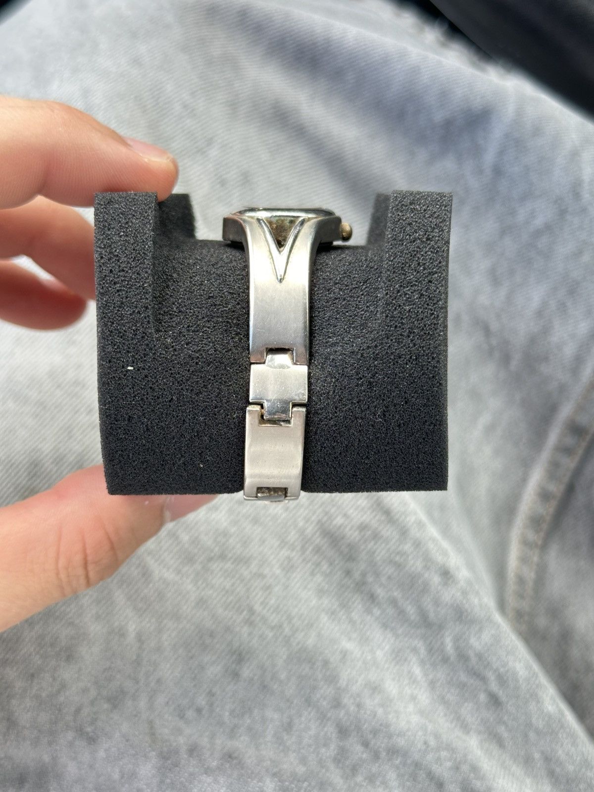 Gucci Vintage 90s Gucci Dress Wrist Watch Swiss Made Quartz Woman Size ONE SIZE - 3 Thumbnail