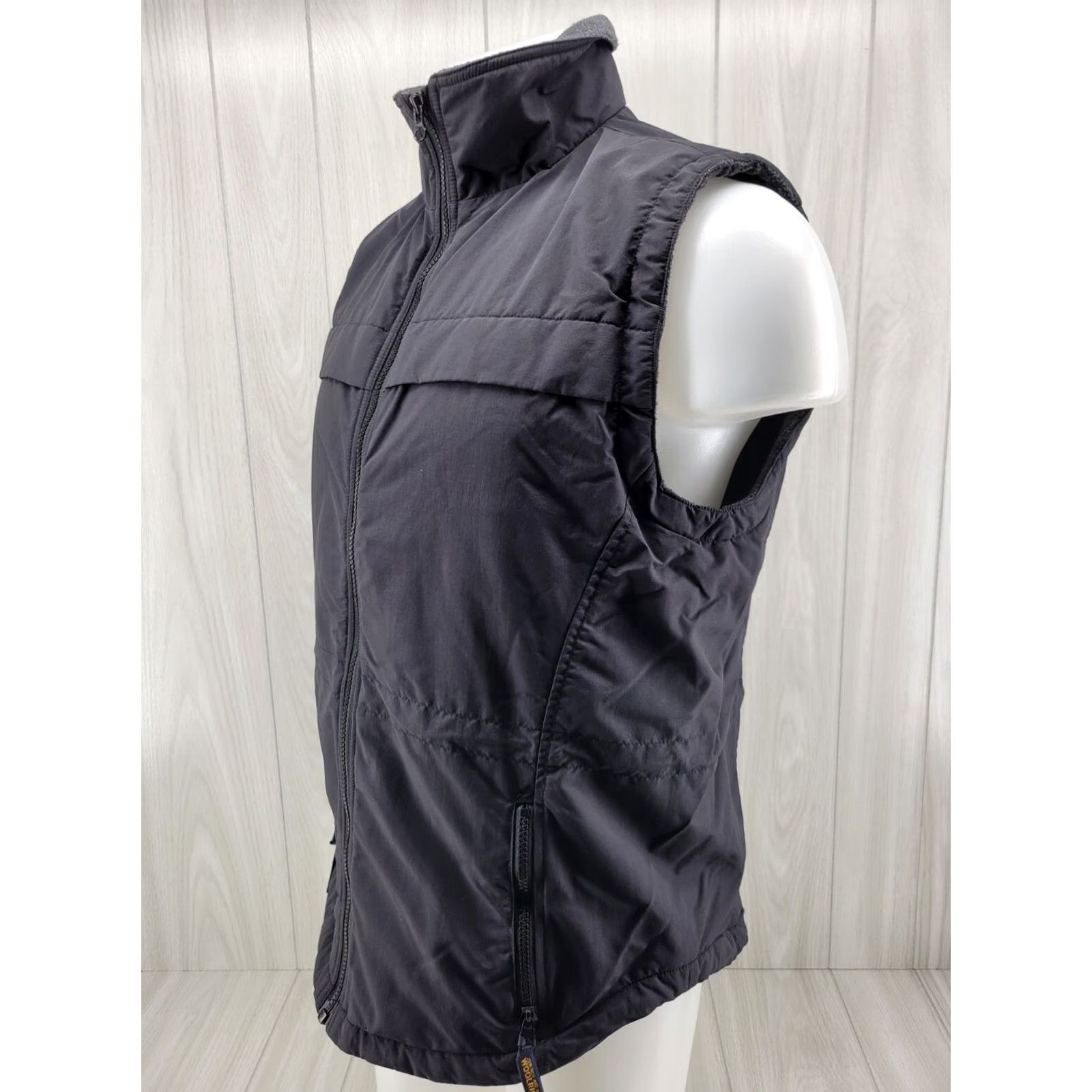 Vintage Woolrich Vest Black Zip Fleece Lined Woolrich Women’s Size Medium Vest Black Zip Fleece Lined Size M / US 6-8 / IT 42-44 - 2 Thumbnail