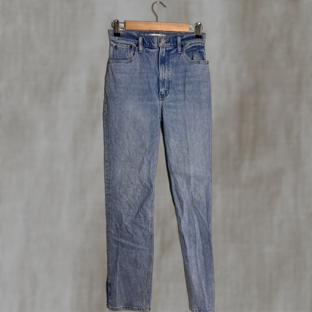 Abercrombie & Fitch Abercrombie & Fitch Jeans 90s Straight Ultra-High Rise Light Wash 0 Women 26x31 Color Blue Size ONE SIZE - 1 Thumbnail
