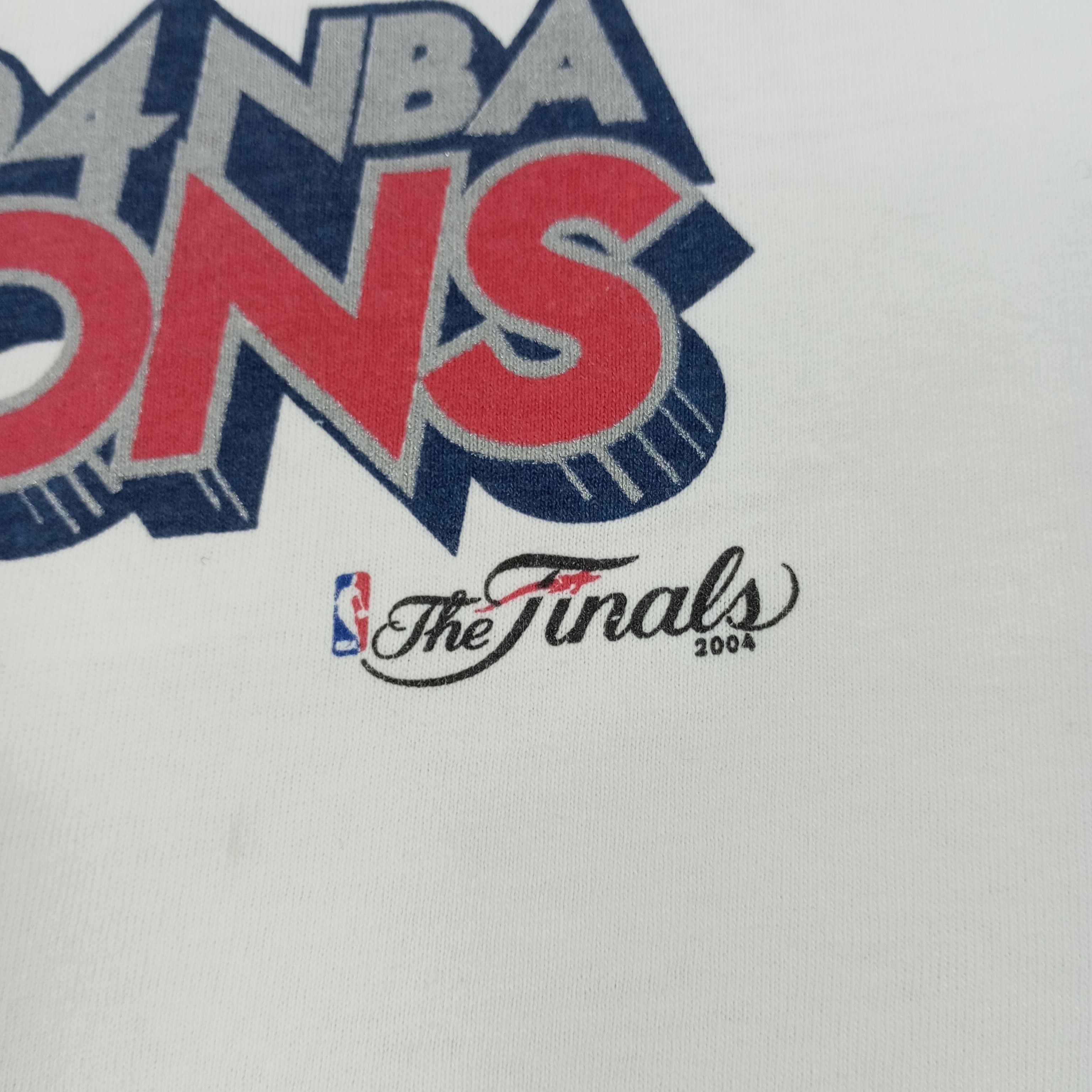 NBA × Nike × Vintage Nike Pistons NBA 2004 Basketball Team Vintage Tshirt Size US XXL / EU 58 / 5 - 8 Thumbnail