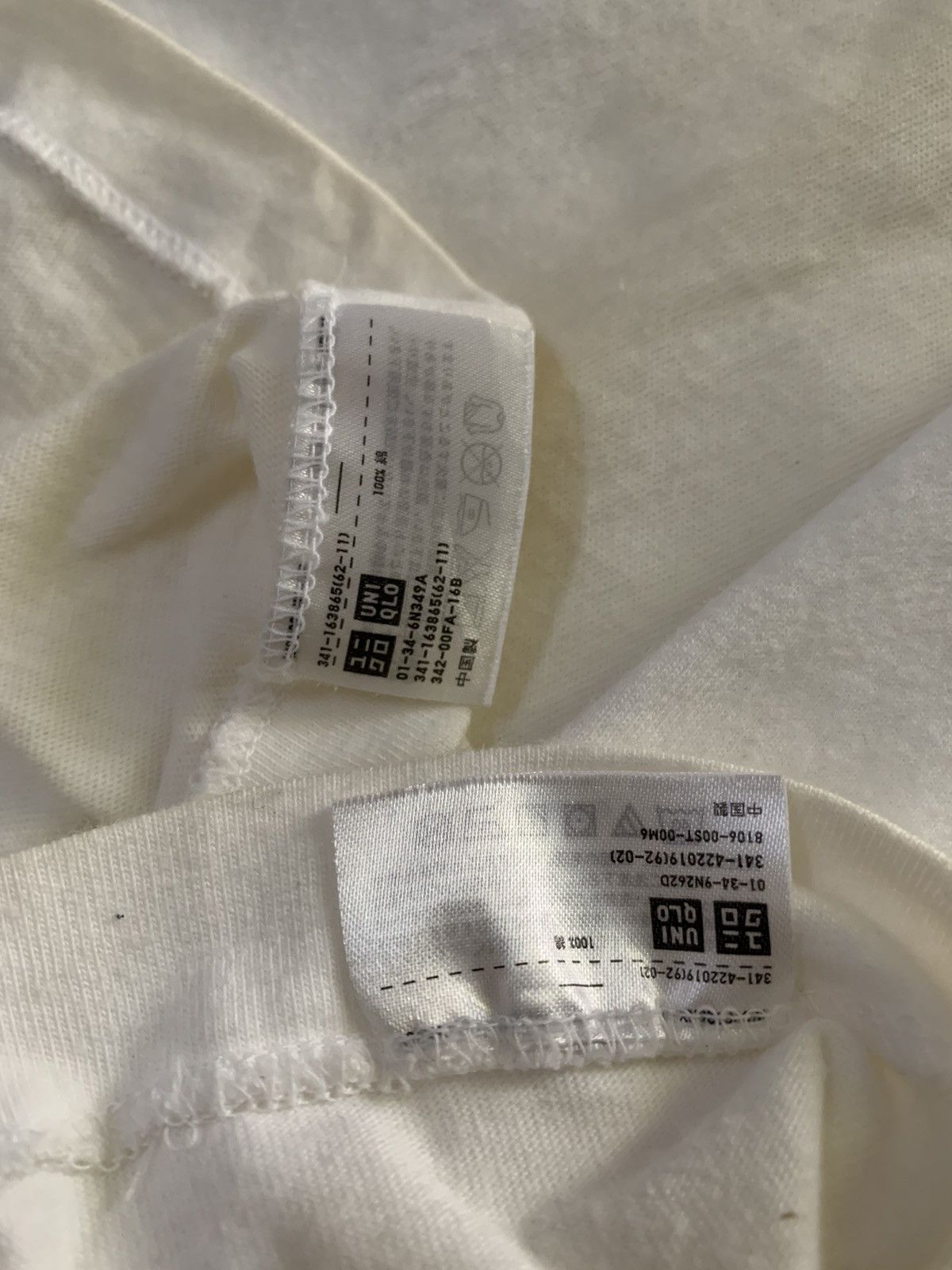 Kaws Kaws Uniqlo Shirt Size US L / EU 52-54 / 3 - 8 Thumbnail