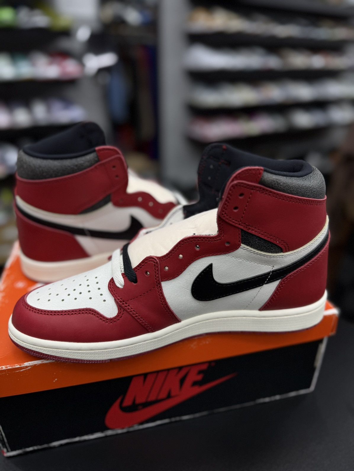 Jordan Brand Size 10.5 - Jordan 1 Retro High OG Chicago Lost & Found NEW Size US 10.5 / EU 43-44 - 17 Thumbnail