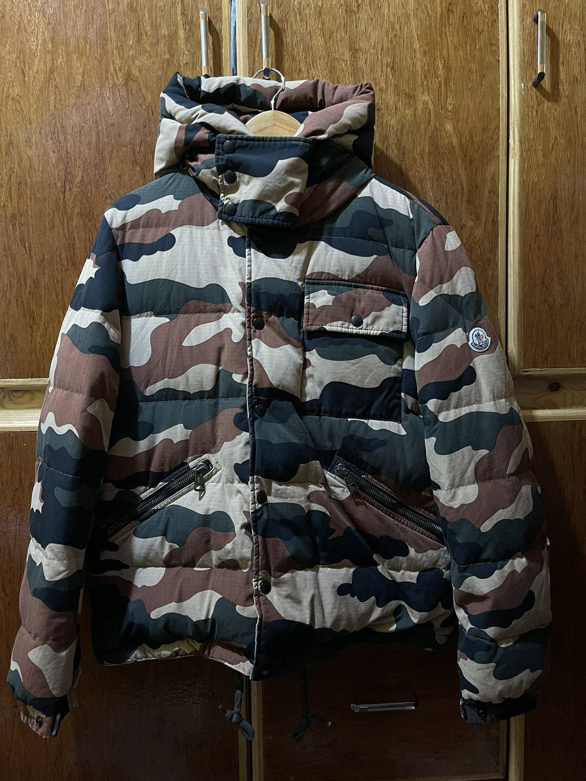 Moncler Moncler Lioran guibbotto camouflage Size US M / EU 48-50 / 2 - 1 Thumbnail