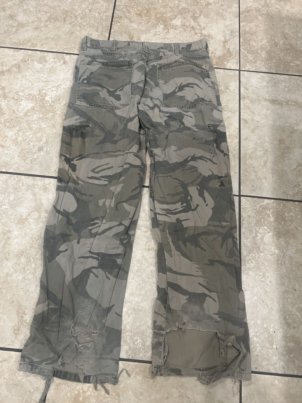 Wrangler uncargoed Camo pants🩶 Size US 34 / EU 50 - 2 Thumbnail