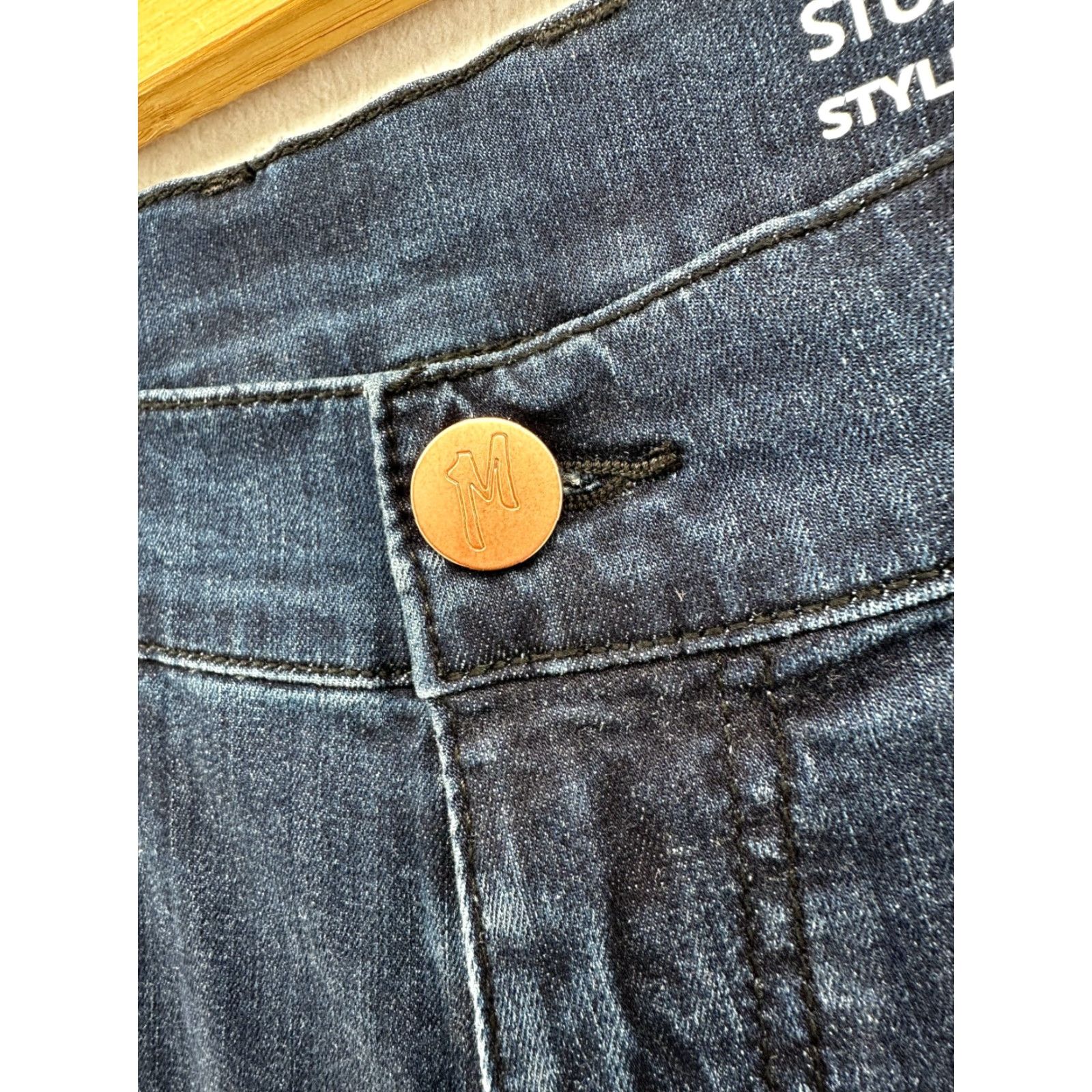 Vintage Mugsy Jeans Studio Blues Mens 31x32 Straight Stretch Denim 5-Pocket Zip Closure Regular Rise blue Size US 31 - 2 Thumbnail