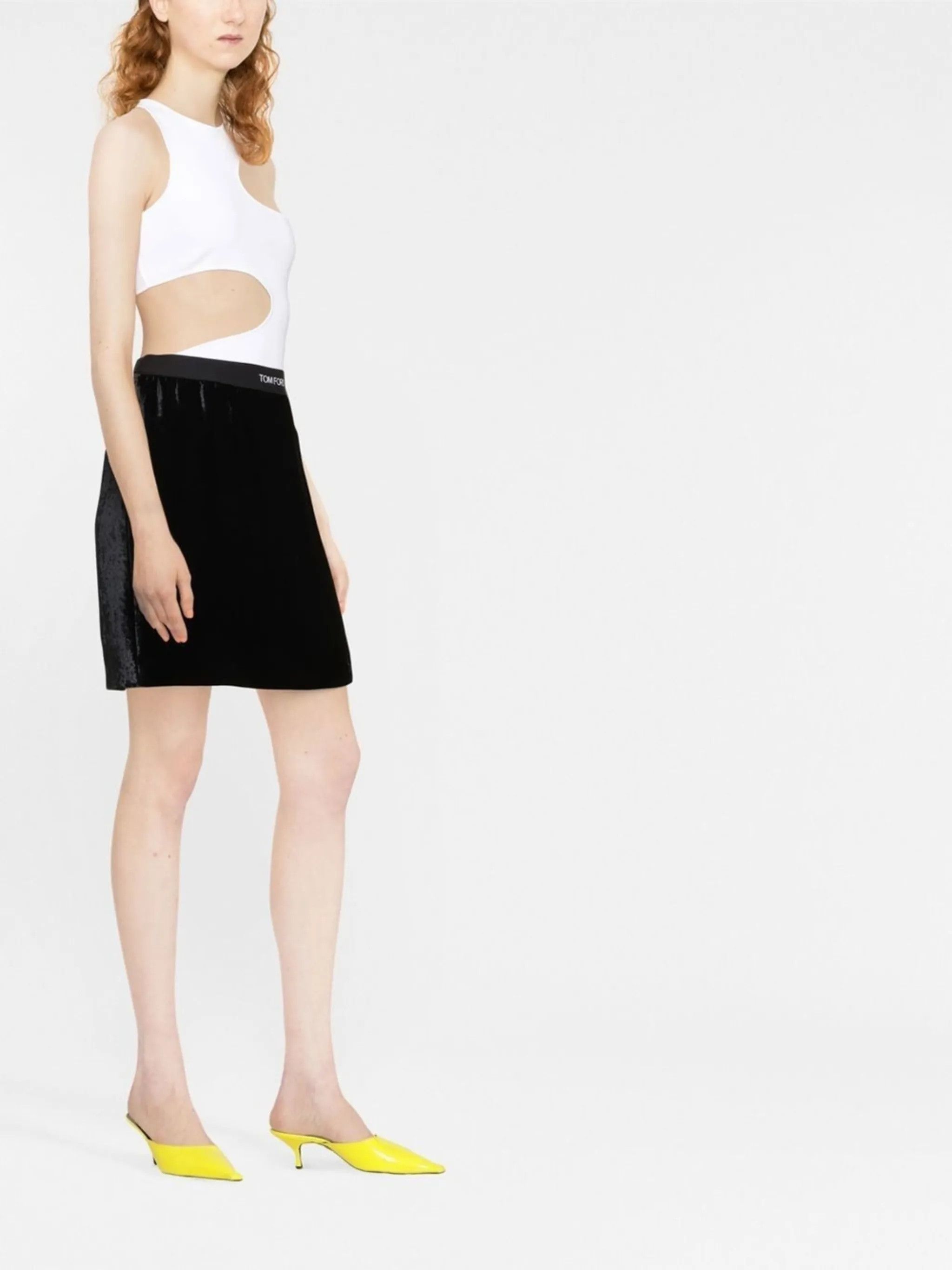 Tom Ford o1w1db10225 GC5647 Velvet Mini Skirt in Black Size 28" / US 6 / IT 42 - 3 Thumbnail