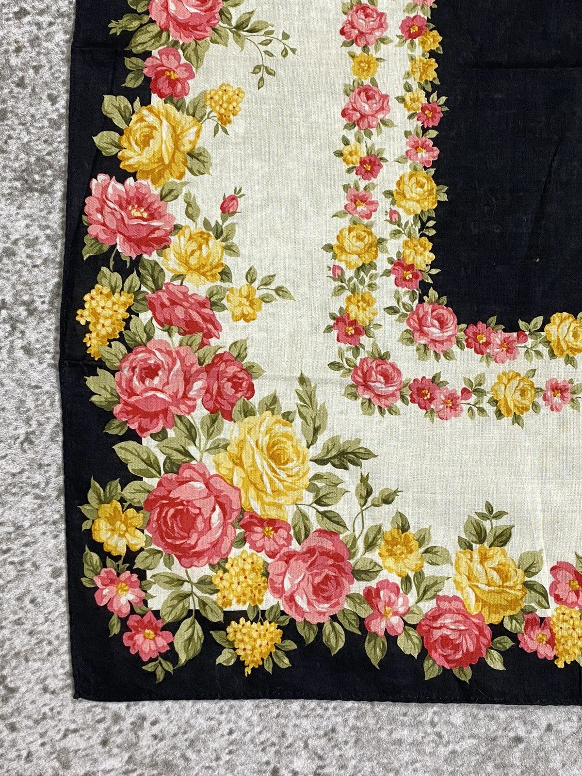 Yves Saint Laurent Yves Saint Laurent Handkerchief / Bandana / Neckerchief Size ONE SIZE - 4 Thumbnail