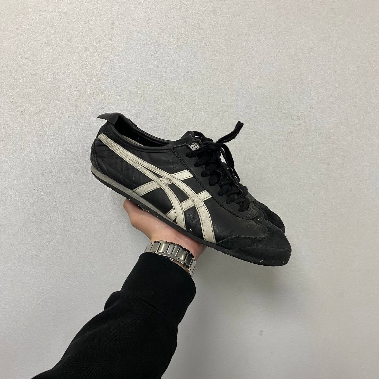 Asics Vintage Asics Onitsuka Tiger Black Low Top Sneakers Size US 11 / EU 44 - 1 Thumbnail