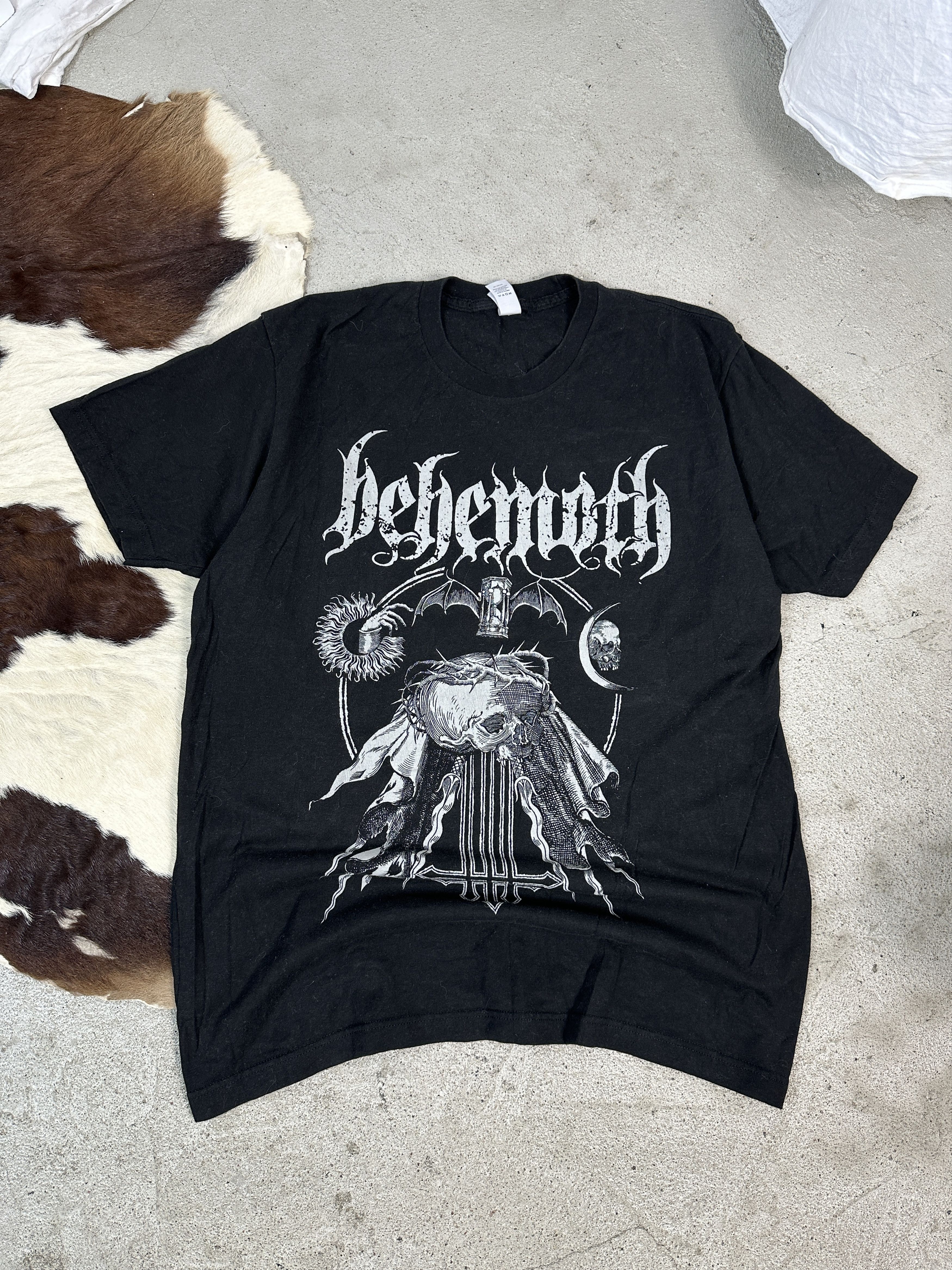Vintage Vinted Avant Garde Y2K Behemoth T-shirt Size US L / EU 52-54 / 3 - 1 Thumbnail