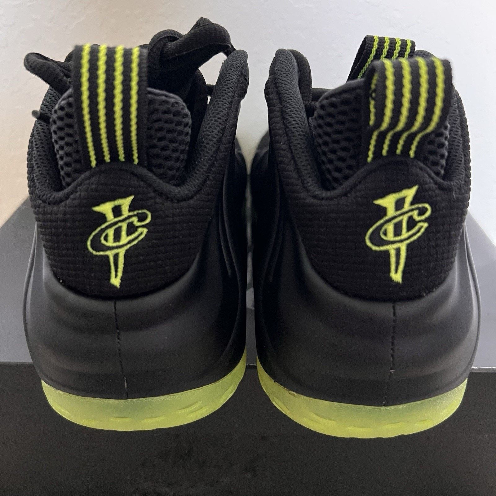 Nike Nike Air Foamposite One Black Volt Penny Hardaway Size 10 Size US 10 / EU 43 - 5 Thumbnail