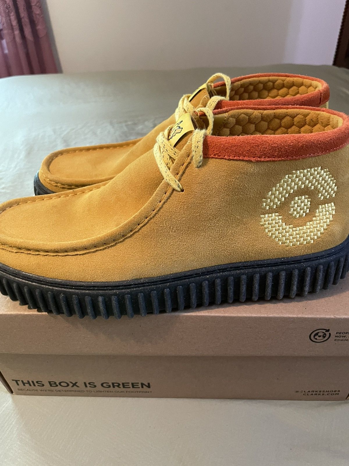Clarks × Pokemon Clark’s x Pokemon Torhill Size US 11.5 / EU 44-45 - 3 Thumbnail