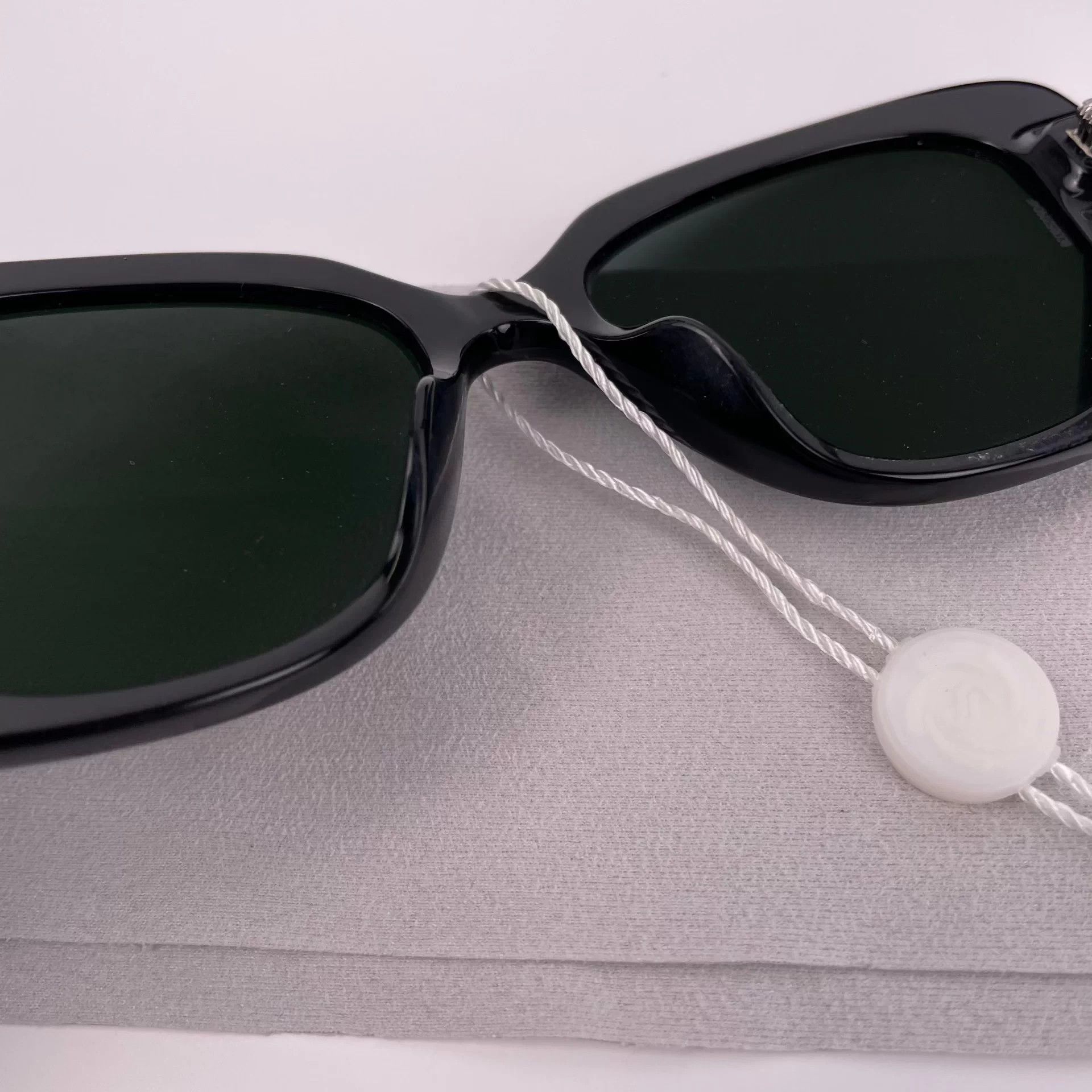 Chanel Chanel Crystal CC Logo Sunglasses Size ONE SIZE - 5 Thumbnail