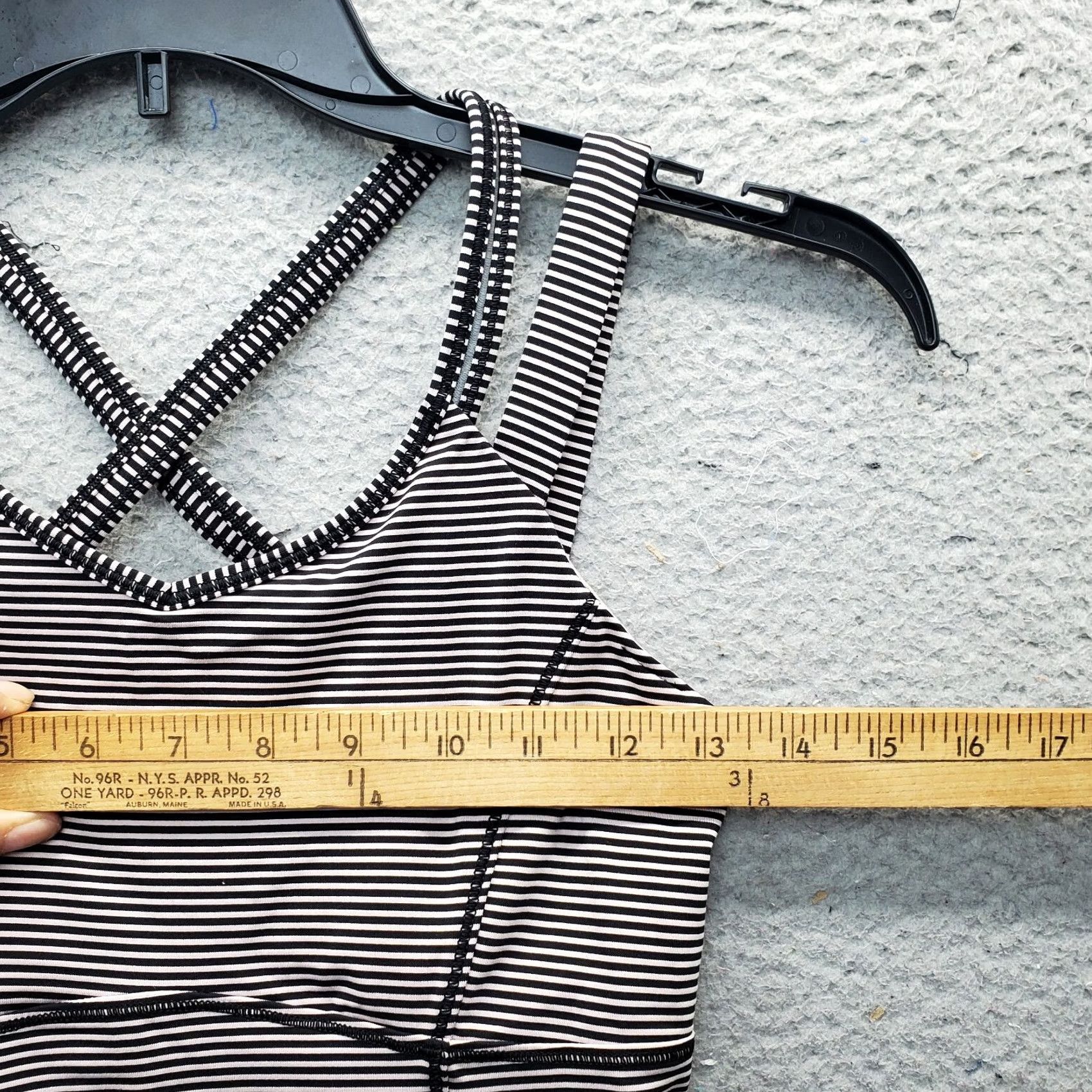 Lululemon Lululemon Activewear Tank Top Womens 6 Multicolor Striped Padded Small Pullover Gym Tank Size M / US 6-8 / IT 42-44 - 4 Thumbnail
