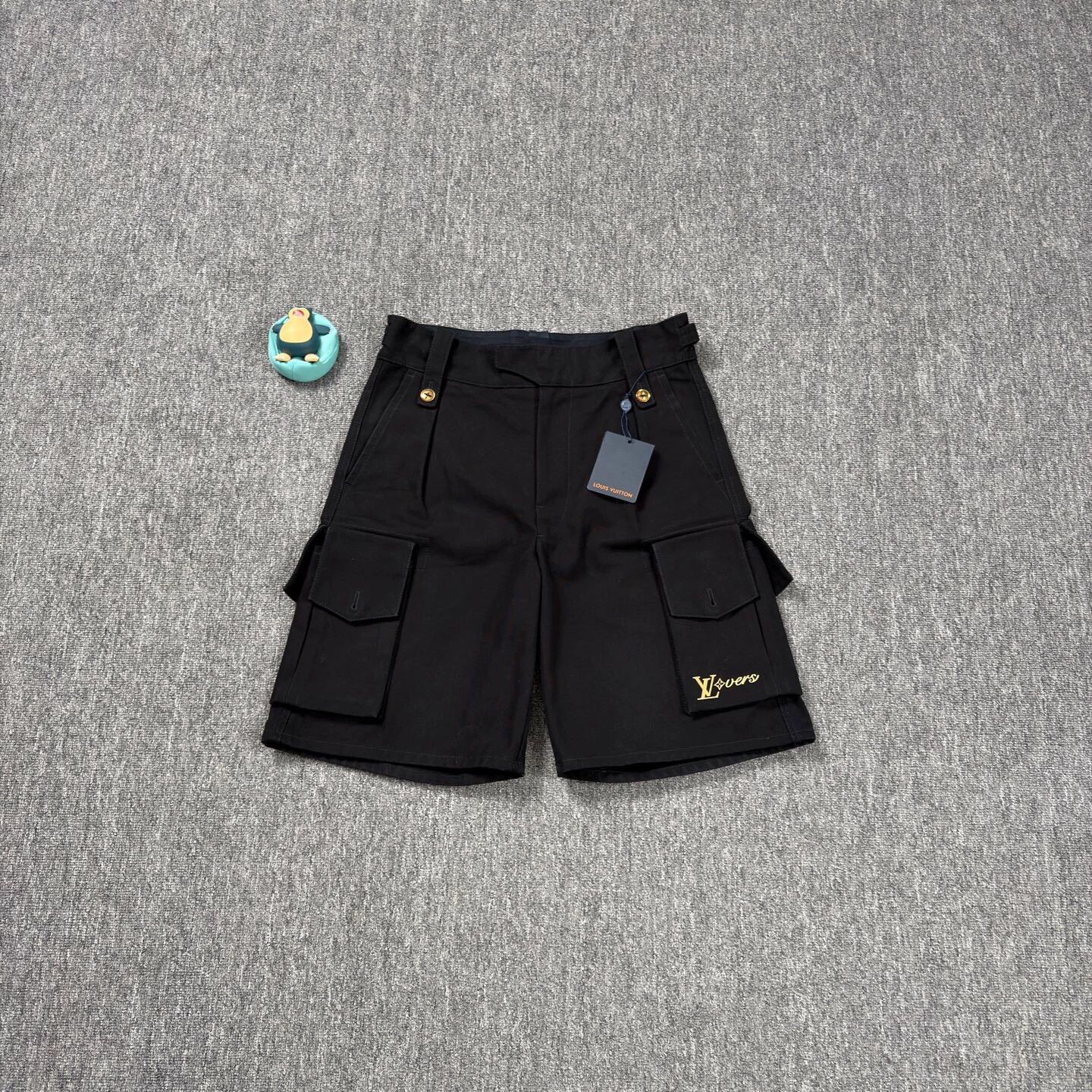 Louis Vuitton Louis Vuitton Pharrell Cargo Shorts Black 48 Like New Size US 32 / EU 48 - 1 Thumbnail