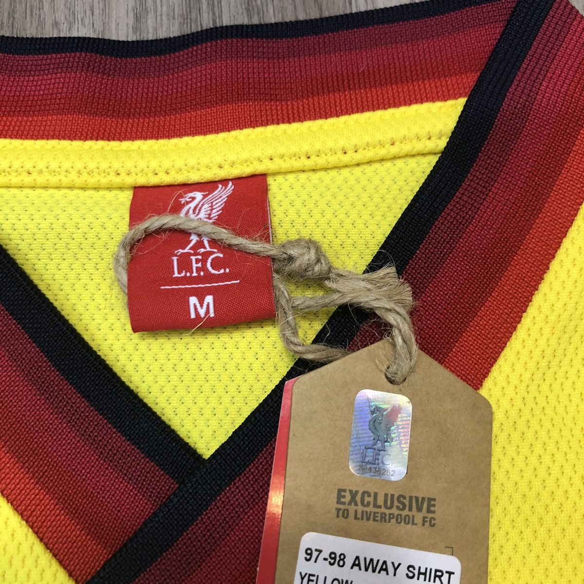 Vintage Liverpool 97/98 retro away shirt (Bnwt) Size US M / EU 48-50 / 2 - 6 Thumbnail