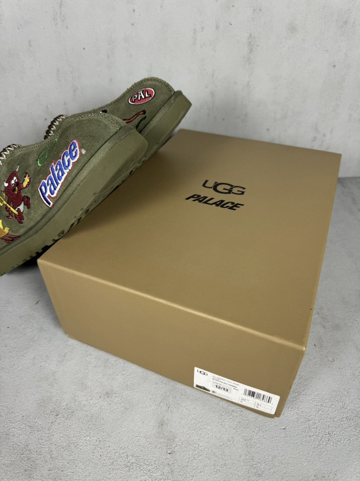 Palace × Ugg Rare Palace x Ugg Tasman Slipper Burnt Olive Size US 12 / EU 45 - 7 Thumbnail