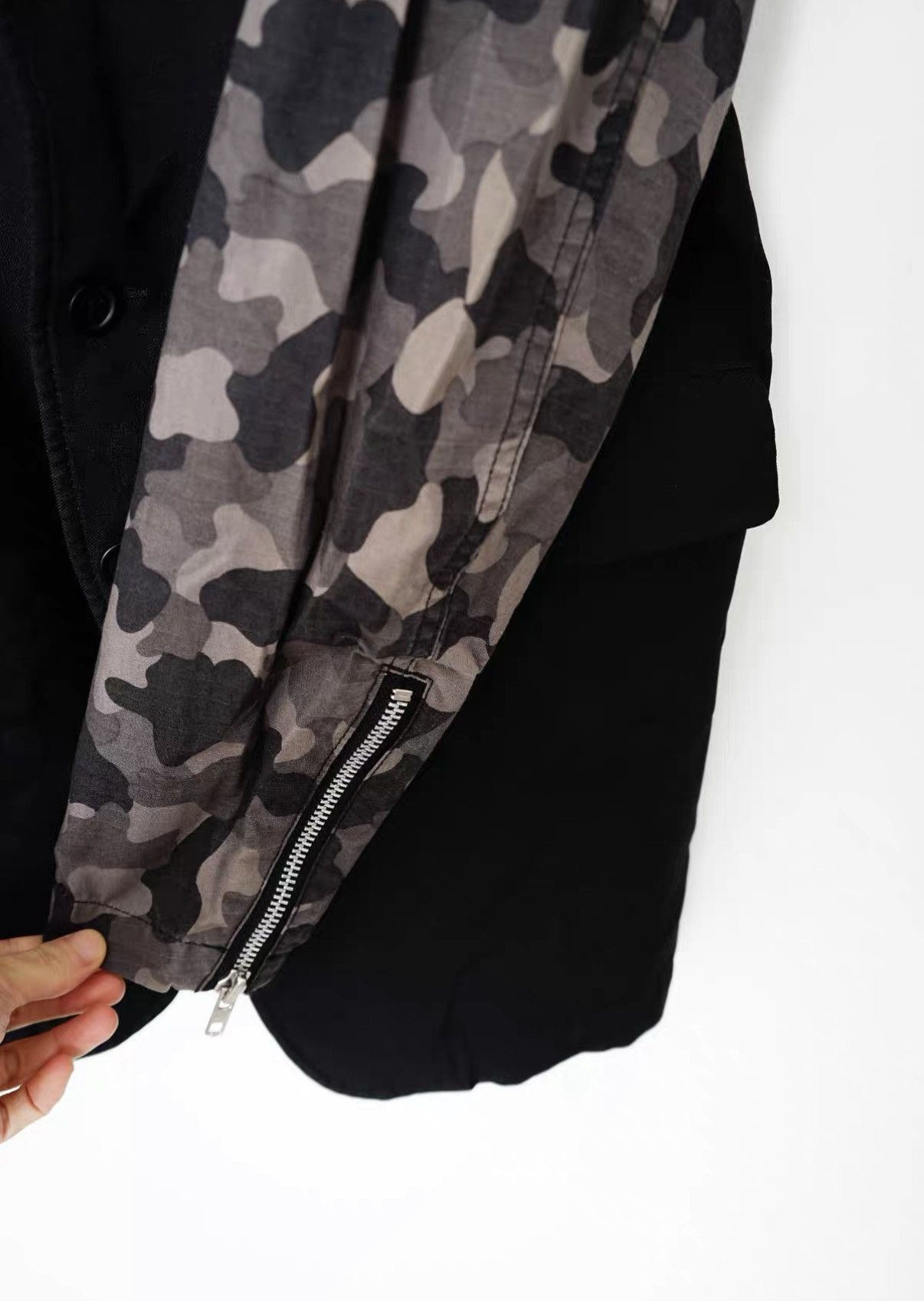Comme des Garcons Comme des Garçons Blazer with Camouflage Panel Sleeves Size US S / EU 44-46 / 1 - 5 Thumbnail