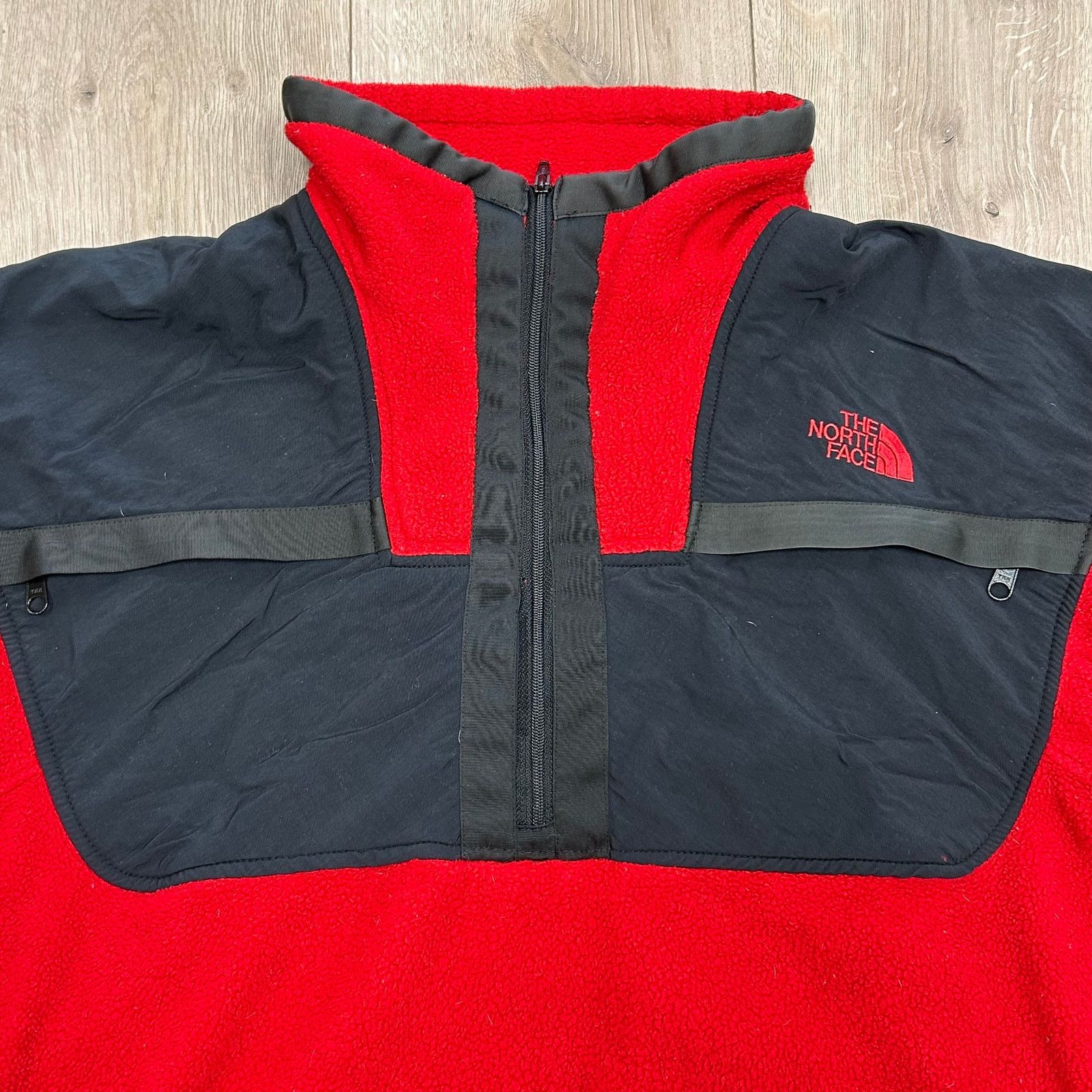 The North Face vintage The North Face red black fleece pullover jacket Size US L / EU 52-54 / 3 - 2 Thumbnail