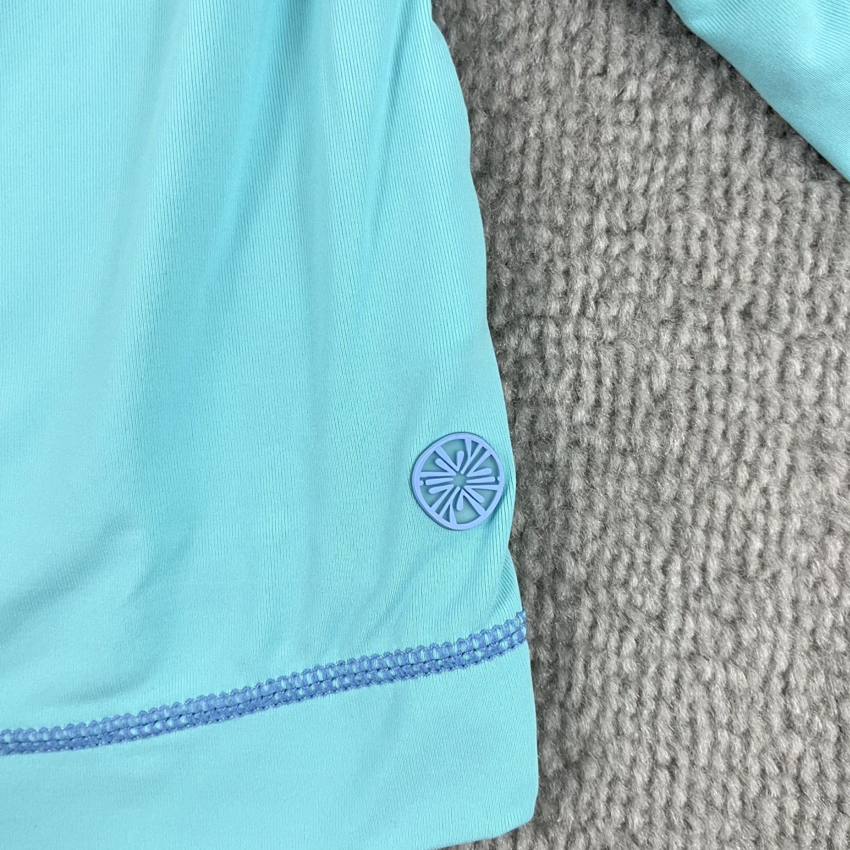 Lilly Pulitzer Lilly Pulitzer Renay Sunguard Shirt Womens Small Blue Long Sleeve Luxletic UPF 50+ Activewear Size S / US 4 / IT 40 - 3 Thumbnail