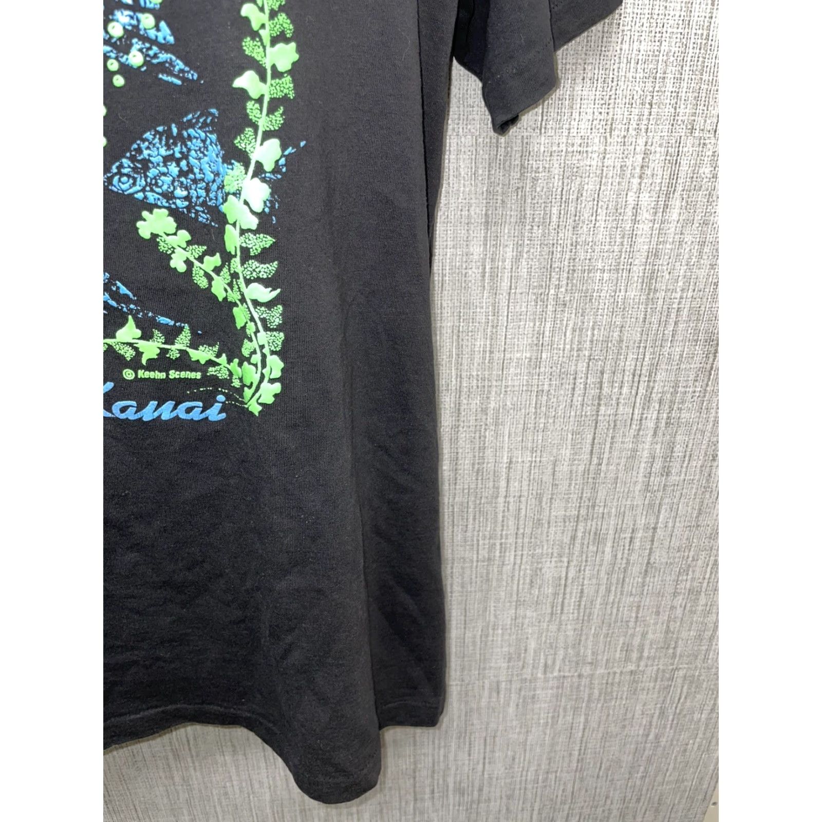 Vintage VINTAGE Kauai Hawaii Signal Mega-Tee Black Graphic T-Shirt Mens L USA Single Stitch Stitch USA Mens L Black Graphic Tee Size US L / EU 52-54 / 3 - 4 Thumbnail