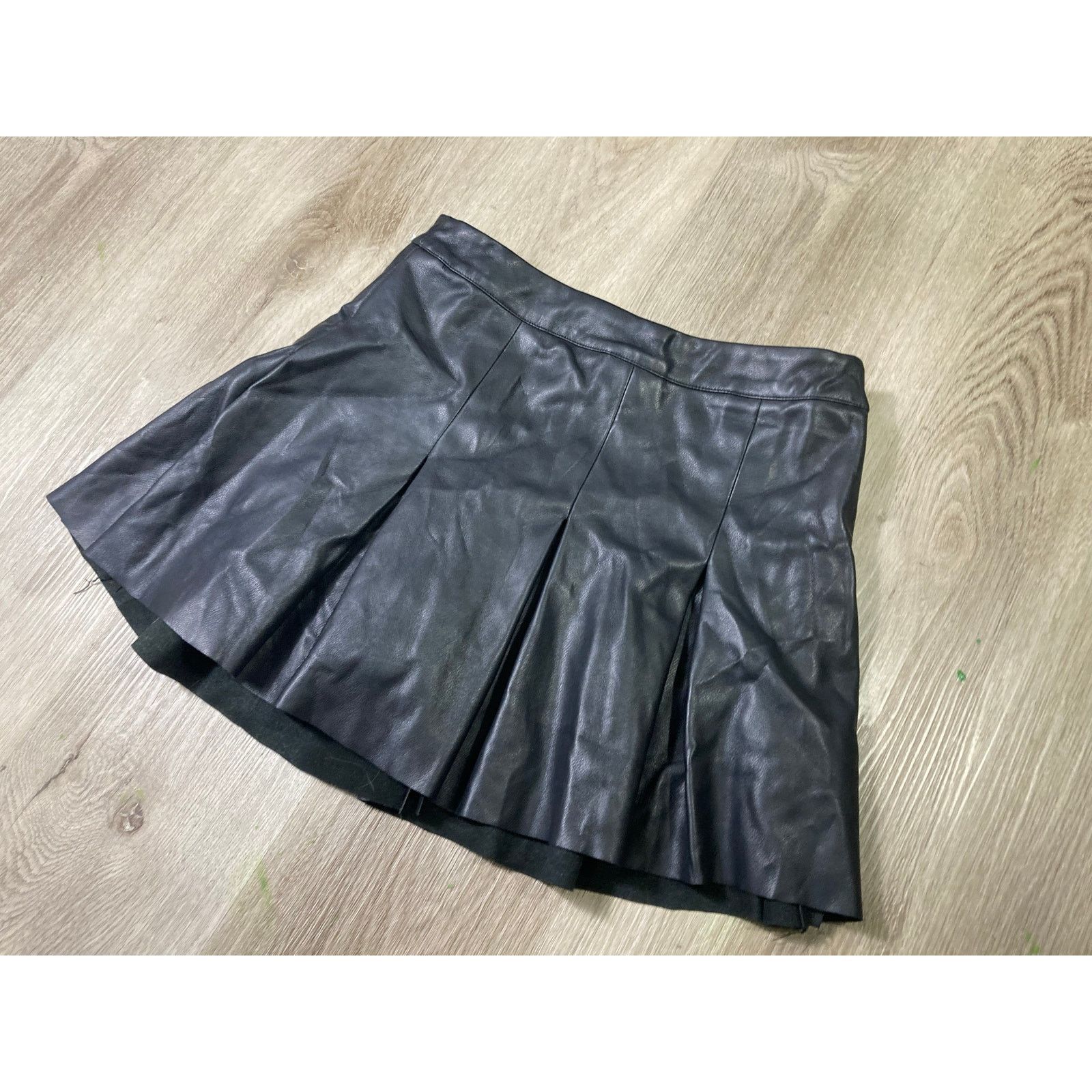 Forever 21 Forever 21 Women's Black Faux Leather Pleated Mini Skort M Size 28" / US 6 / IT 42 - 5 Thumbnail