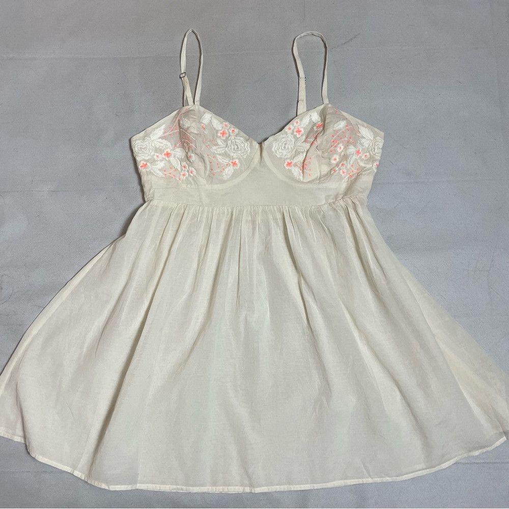 Free People New Free People Ivory Cotton Embroidered Slip Dress Size M Size M / US 6-8 / IT 42-44 - 4 Thumbnail