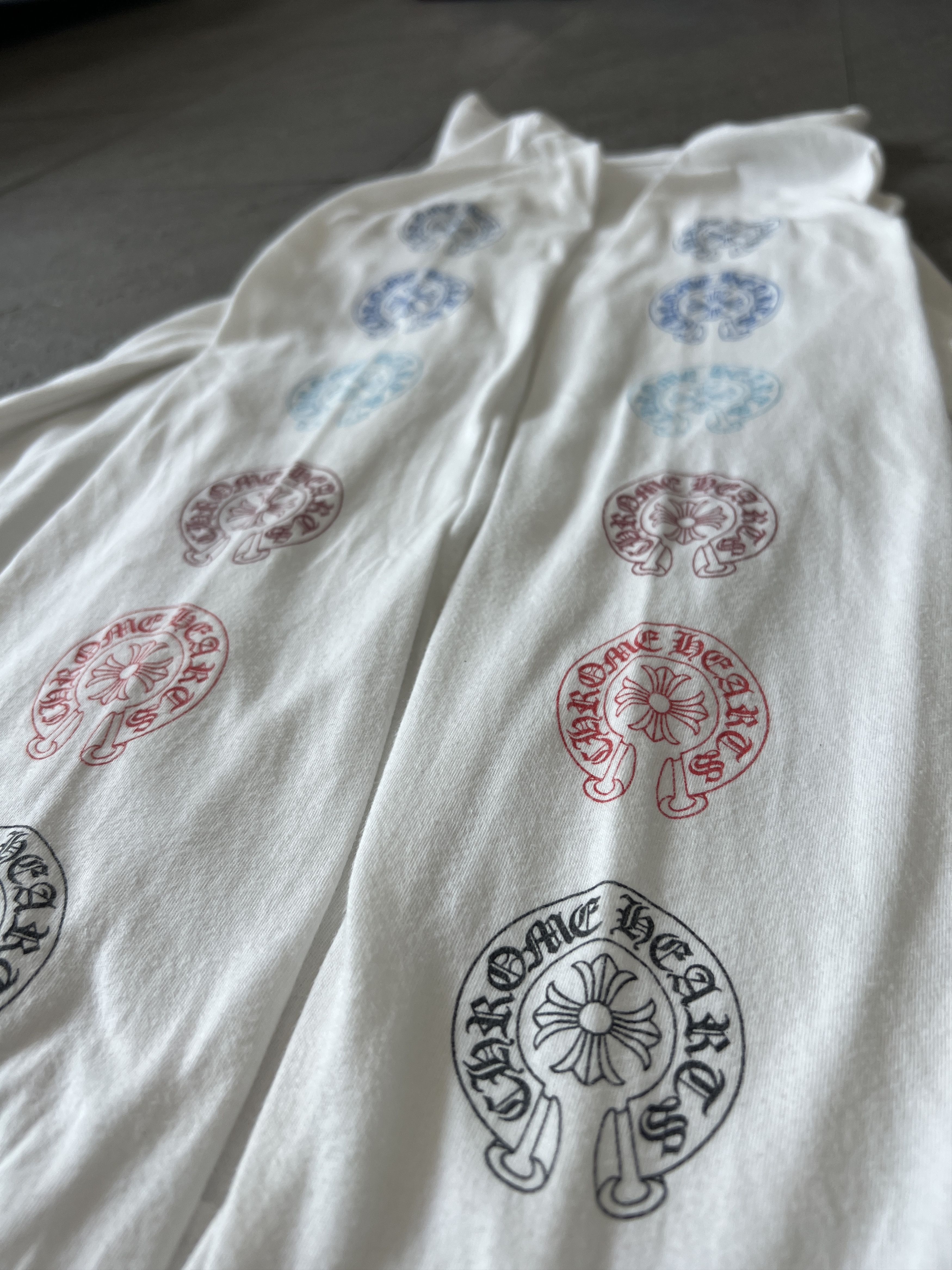 Chrome Hearts Chrome Hearts Horseshoe L/S Tee White Multi Sleeve USA Size US L / EU 52-54 / 3 - 4 Thumbnail