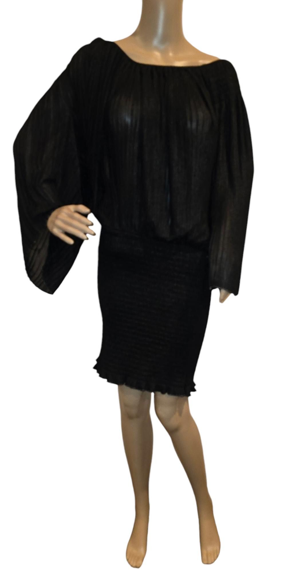 Designer Elegant Black Pleated Dress with Dramatic Sleeves Size M / US 6-8 / IT 42-44 - 1 Thumbnail