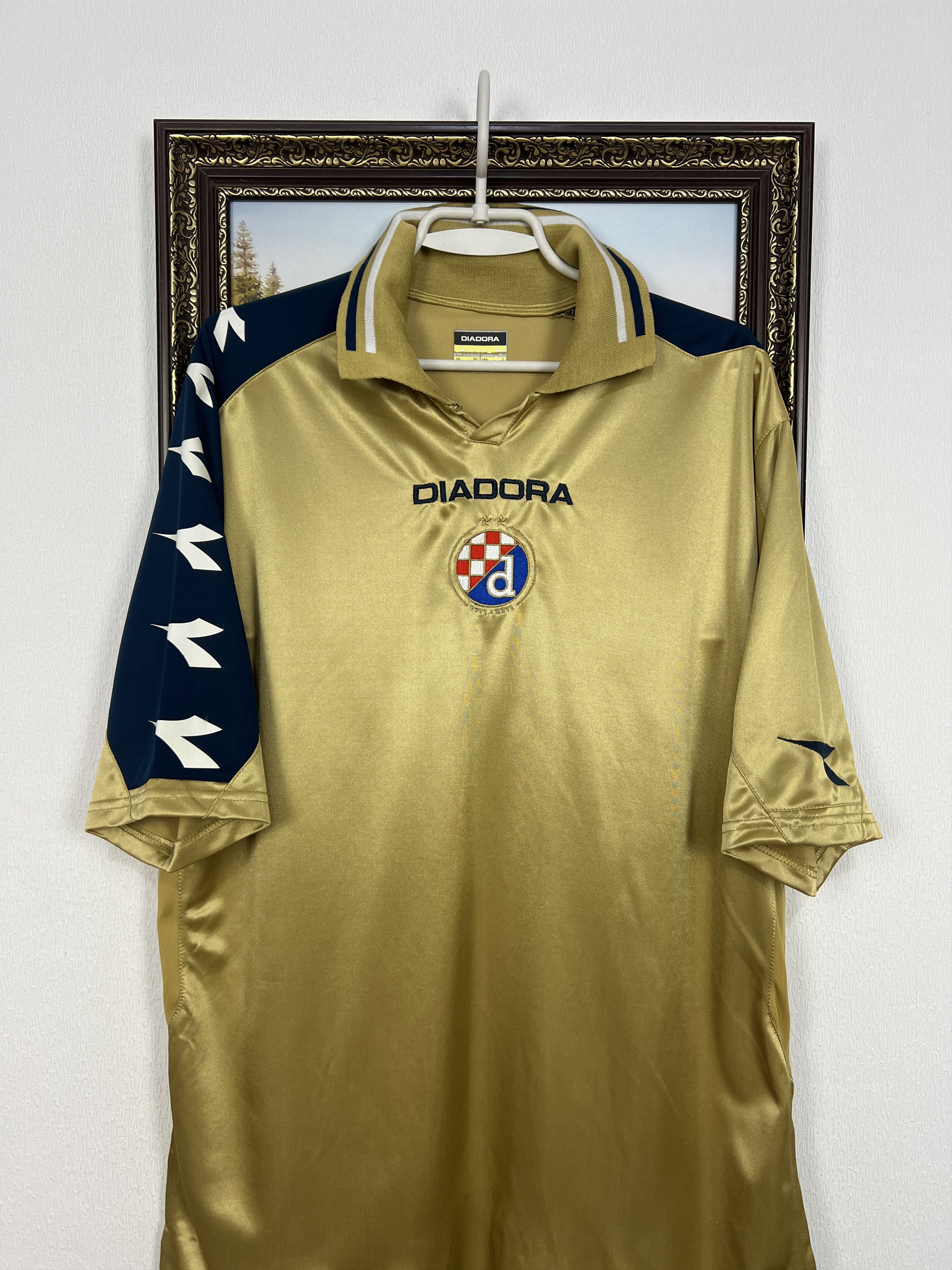 Diadora Dinamo Zagreb 2010 Away Football Shirt Soccer Diadora Mens Size US XL / EU 56 / 4 - 2 Thumbnail