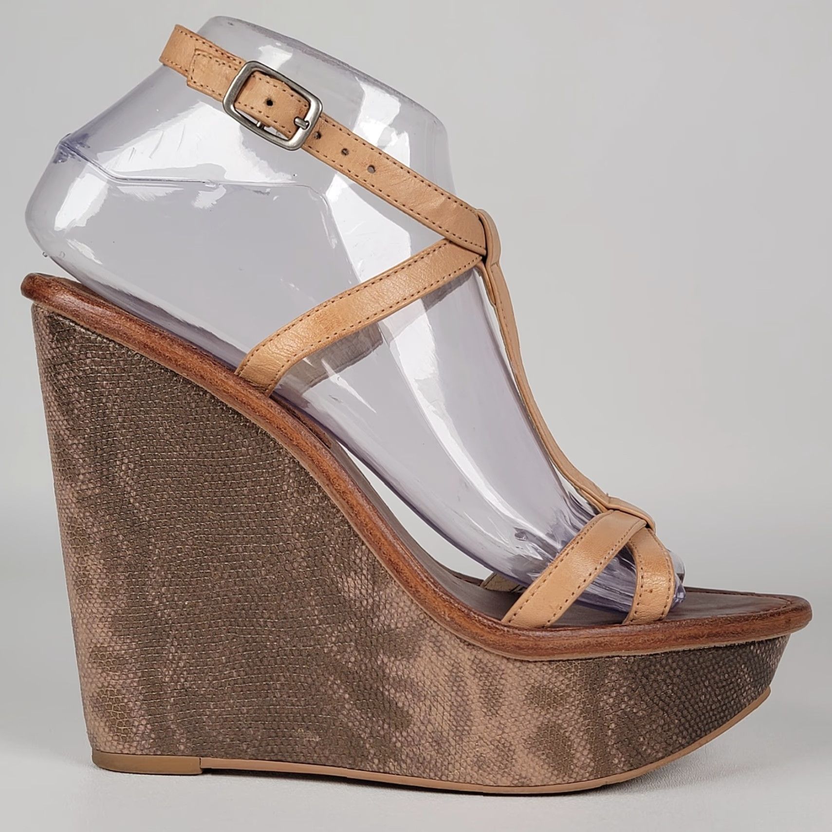 Elizabeth and James Elizabeth and James Hazel Snake Embossed T-Strap Wedge Sandals US 8 B Natural Platforms & Wedges Women's Leather Buckle Snake 90s? Size US 8 / IT 38 - 3 Thumbnail