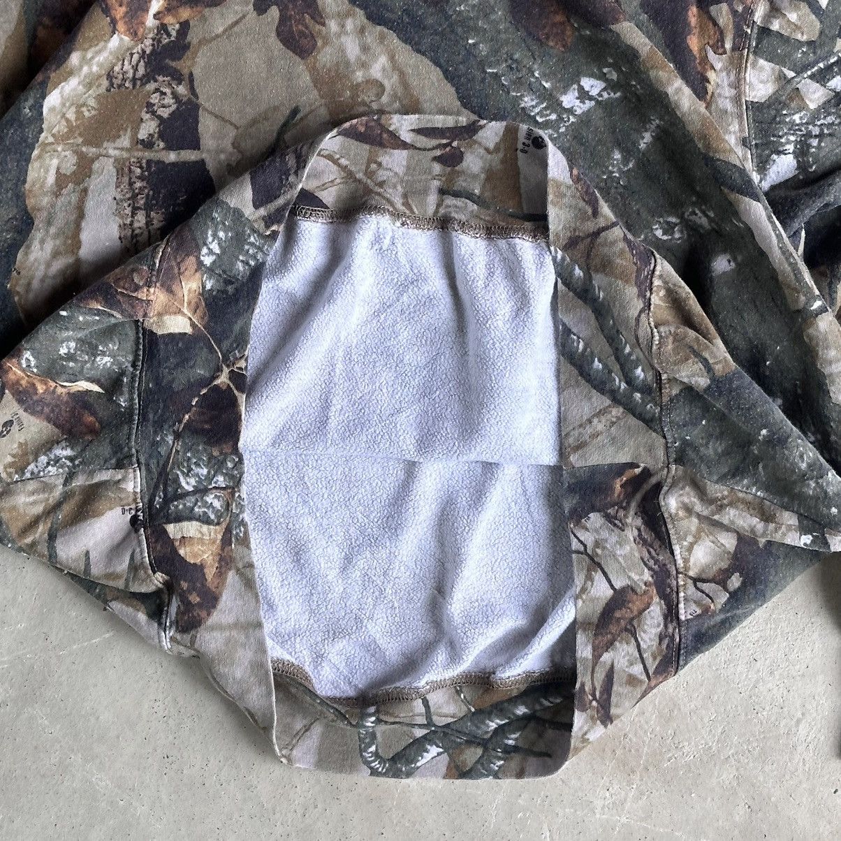 Carhartt Crazy Vintage Carhartt Style Boxy Realtree Camo Crewneck Size US XL / EU 56 / 4 - 6 Thumbnail