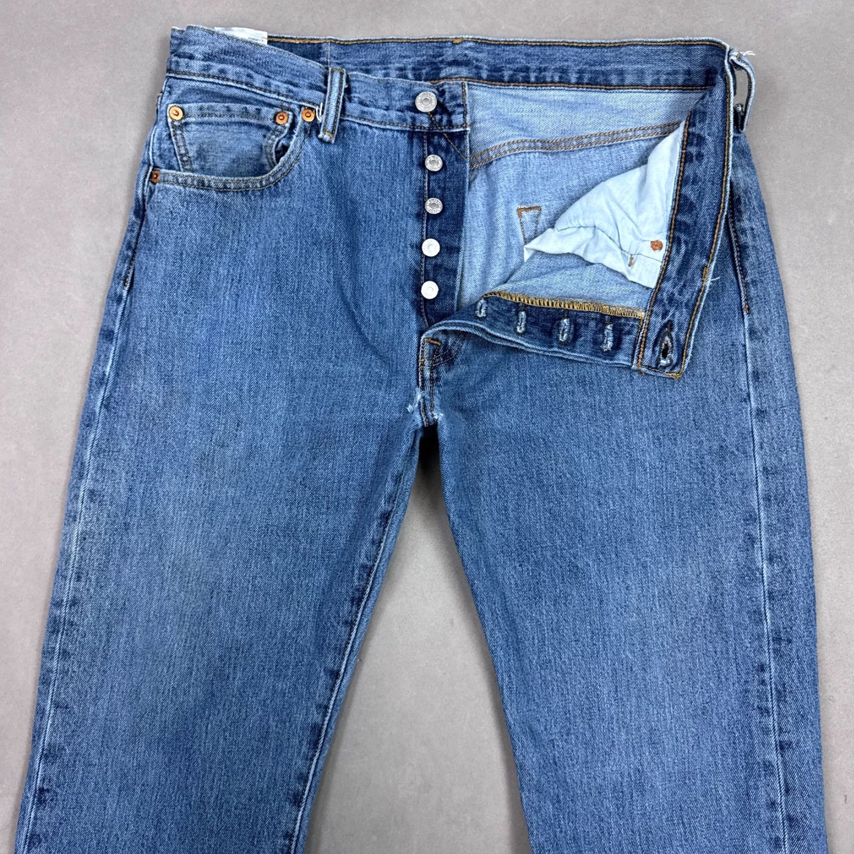 Levi's VINTAGE Levis 501 Jeans Mens 34x34 Blue Denim Button Fly Distressed Straight Pants Size US 34 / EU 50 - 2 Thumbnail