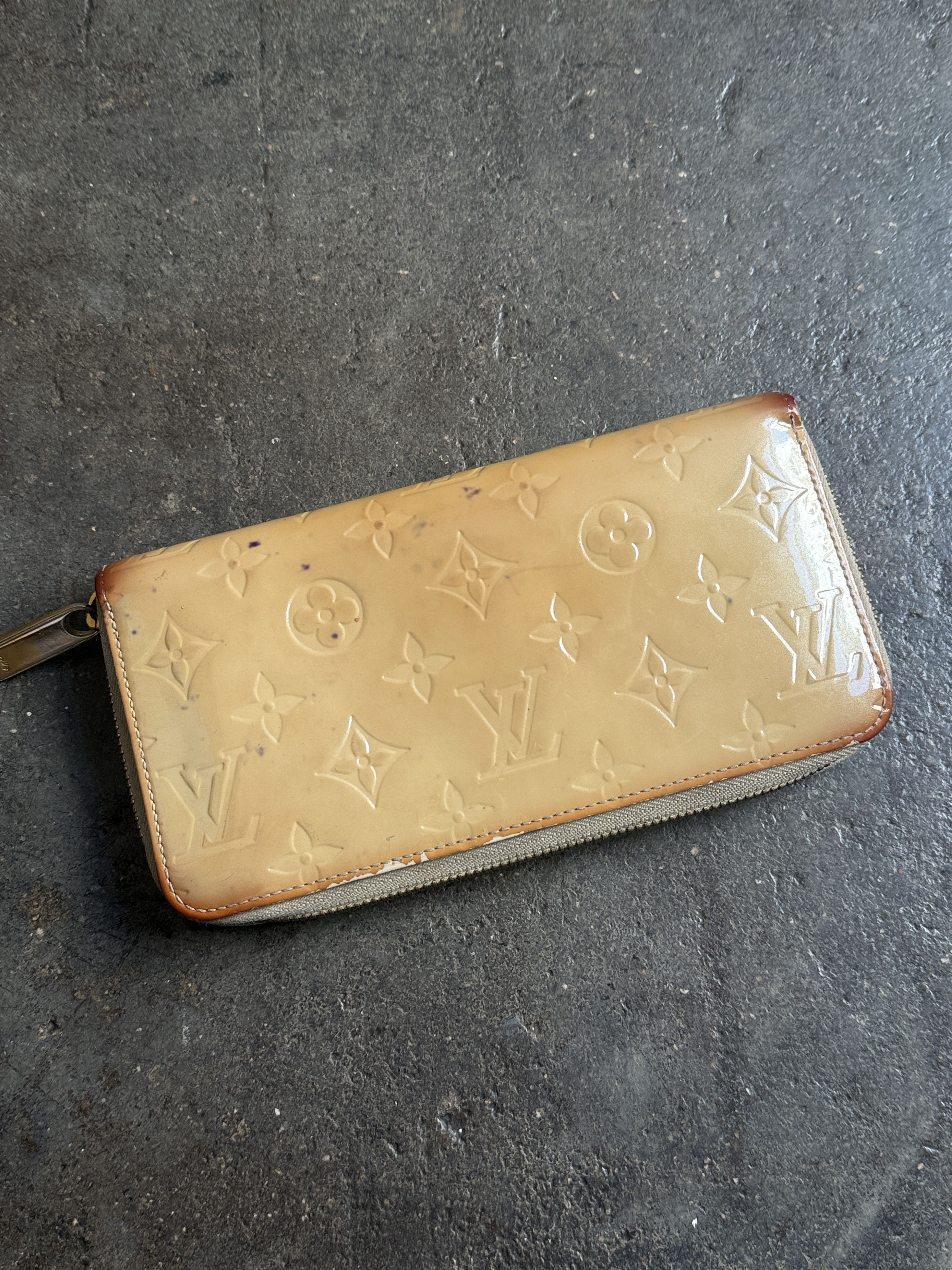 Louis Vuitton Louie Vuitton patent Leather Monogram Zippy Wallet Size ONE SIZE - 11 Thumbnail