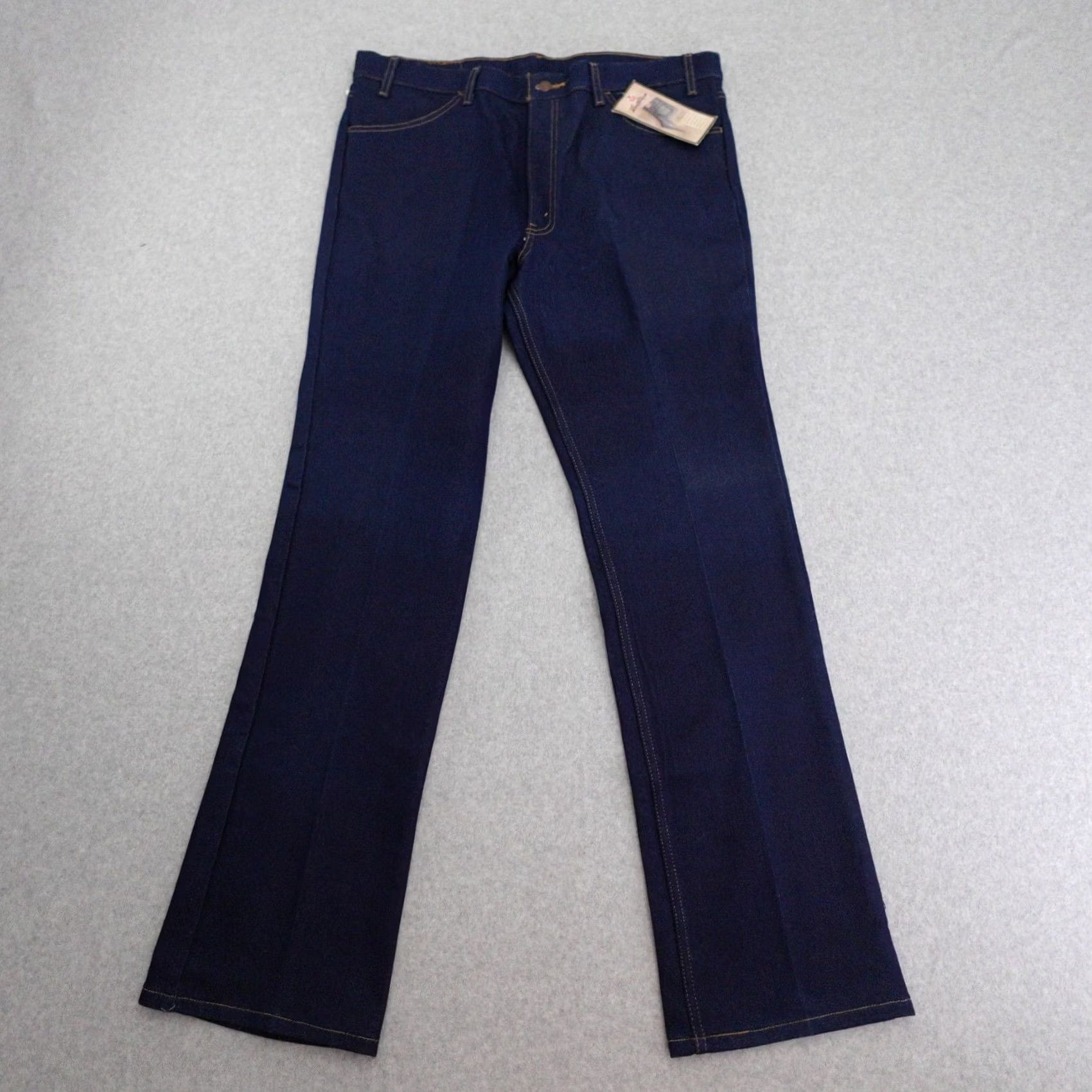 Levi's VINTAGE Levi's Jeans Main Selling Point Denim 40x34 90s Dark Wash Blue 40 Mens Jeans Mens Size US 40 / EU 56 - 2 Thumbnail