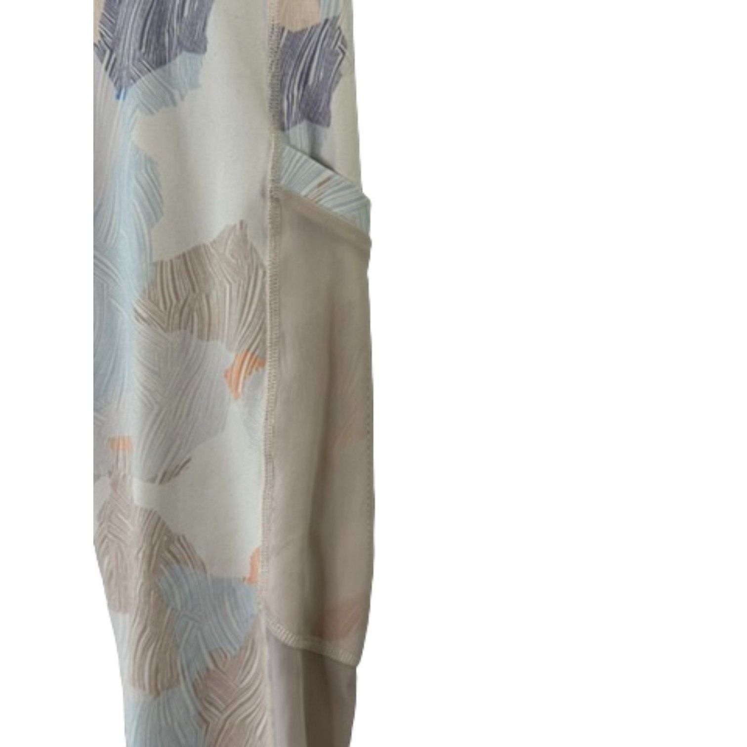 Fabletics Fabletics POWERHOLD 22" Print Compression Leggings Size 27" / US 4 / IT 40 - 3 Thumbnail