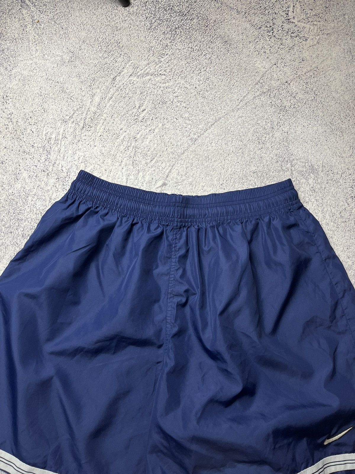 Nike Vintage Blue Nylon Shorts Nike Streetwear size XL Size US 36 / EU 52 - 5 Thumbnail