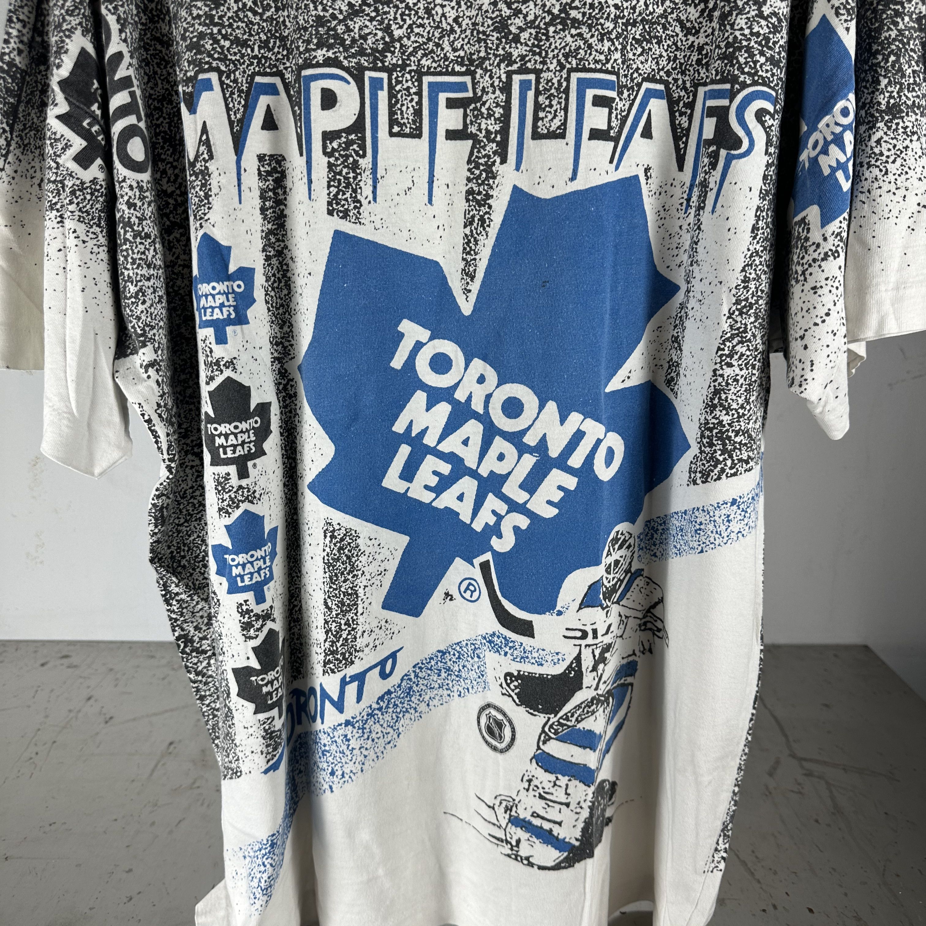 Vintage ​90s Toronto Maple Leafs All Over Print NHL AOP XL T-shirt Size US XL / EU 56 / 4 - 4 Thumbnail